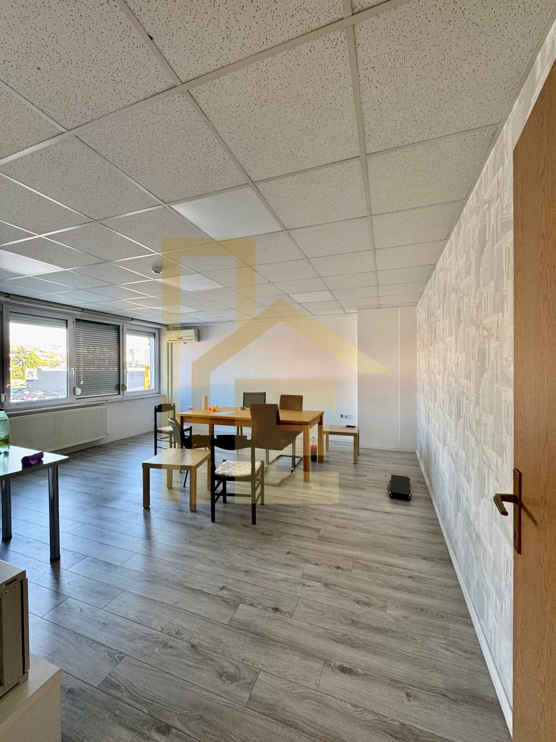 Iznajmljujemo kancelarijski prostor, Centar slika 3