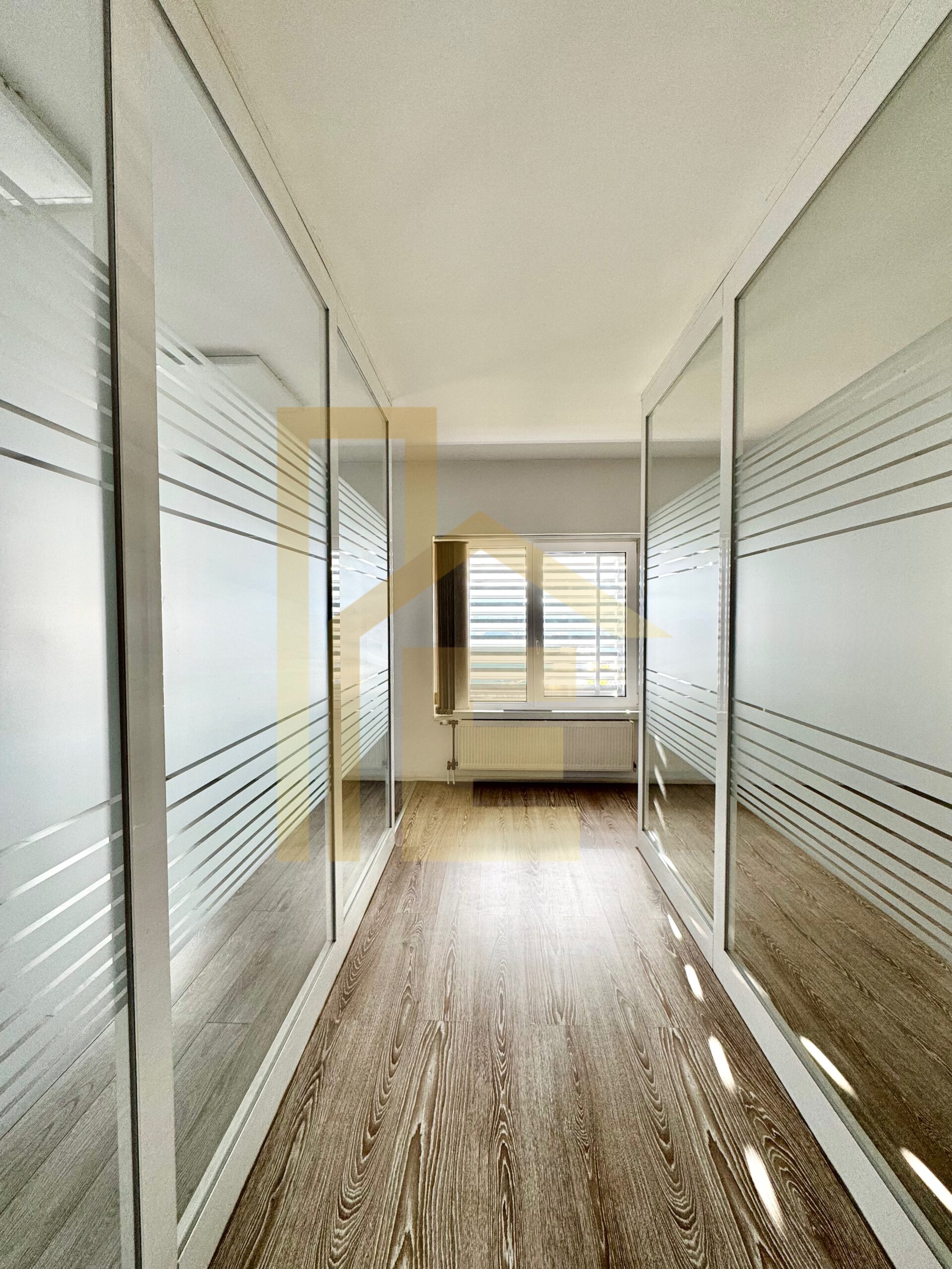 Iznajmljujemo kancelarijski prostor, Centar slika 11