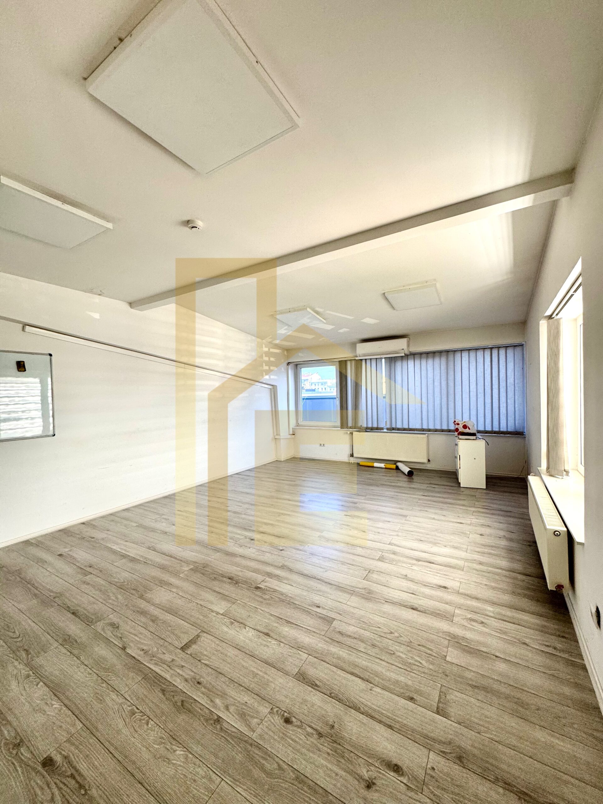 Iznajmljujemo kancelarijski prostor, Centar slika 9