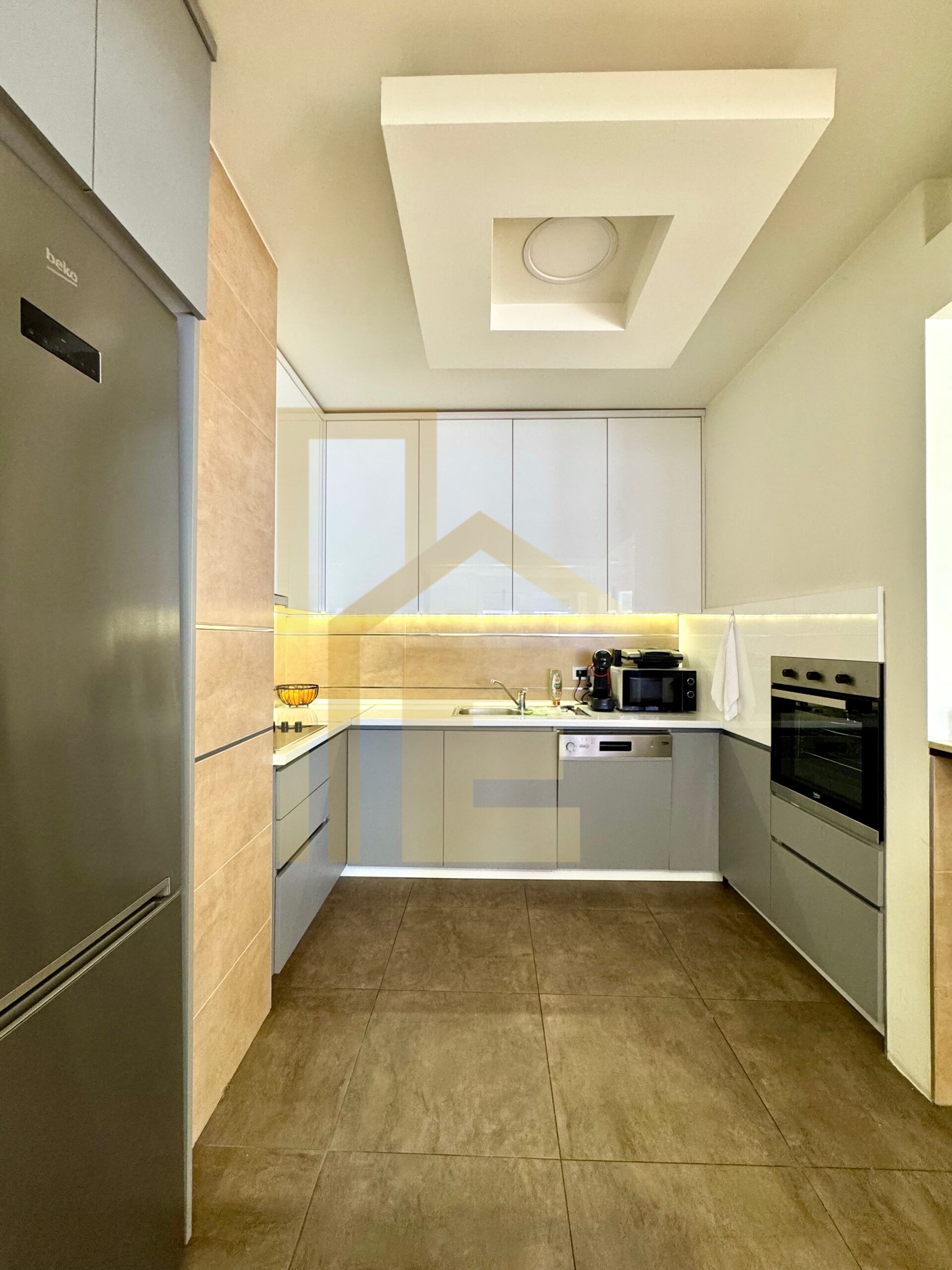 Na prodaju komforan četverosoban stan, naselje Rosulje slika 9