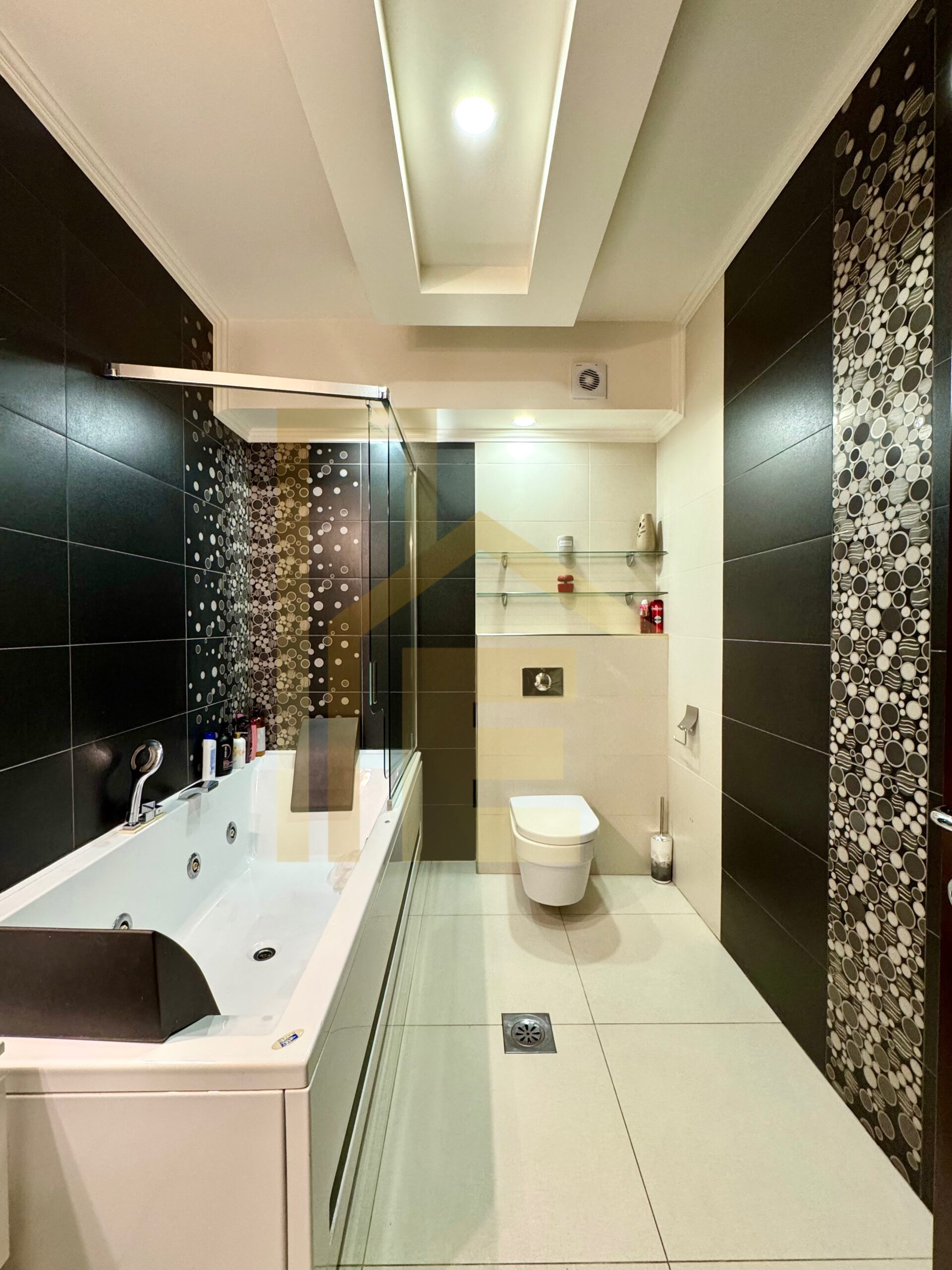 Na prodaju komforan četverosoban stan, naselje Rosulje slika 15