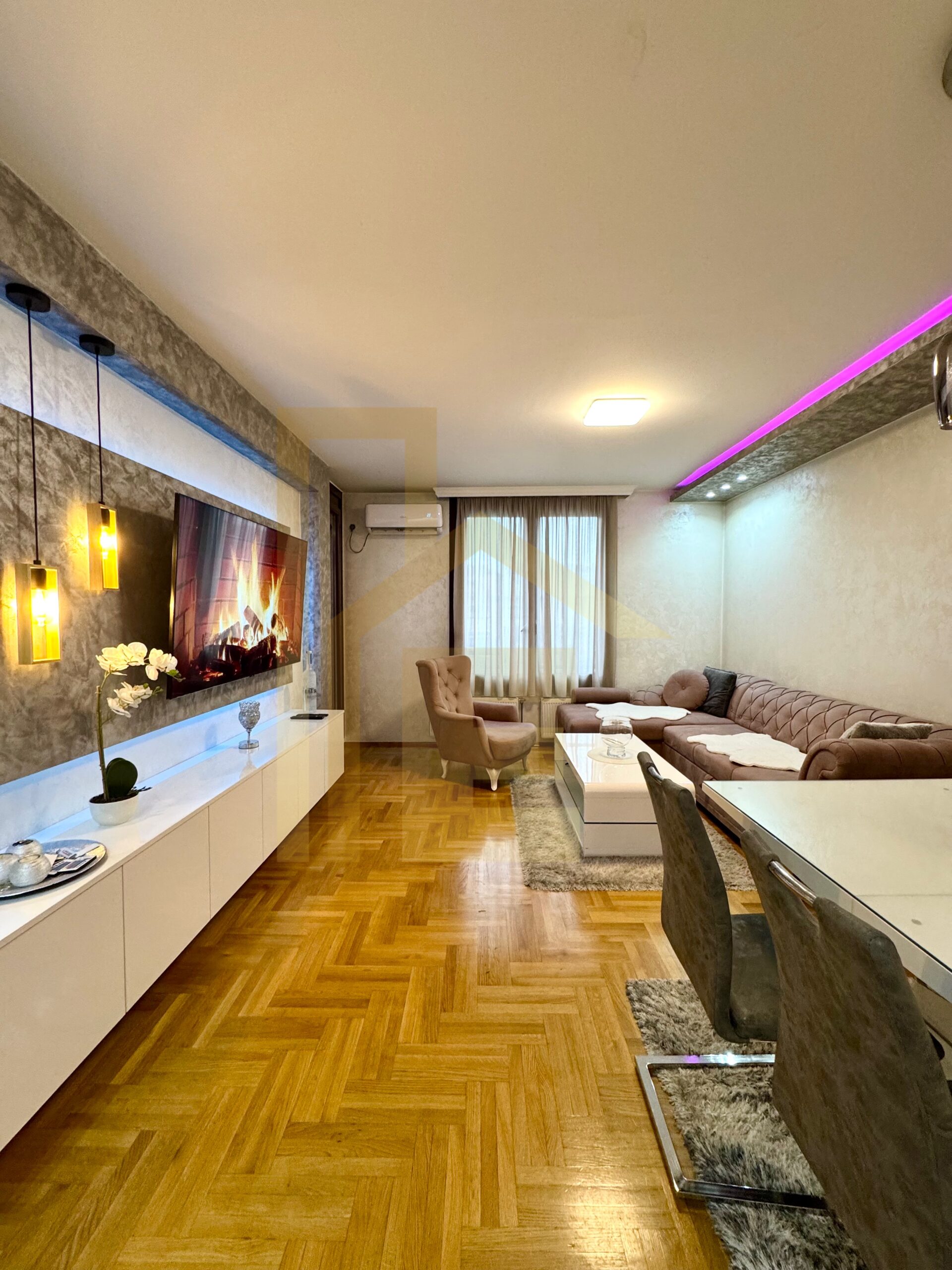 Iznajmljujemo moderan dvosoban, naselje Nova Varoš slika 3