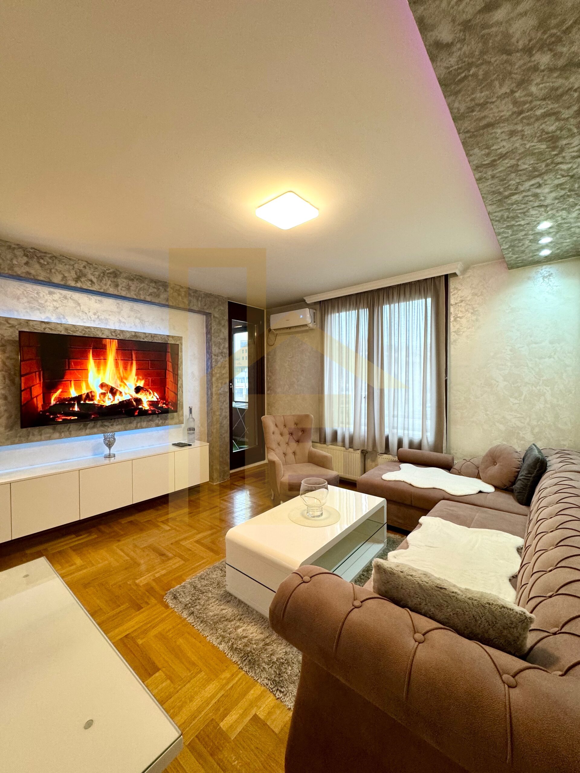 Iznajmljujemo moderan dvosoban, naselje Nova Varoš slika 4