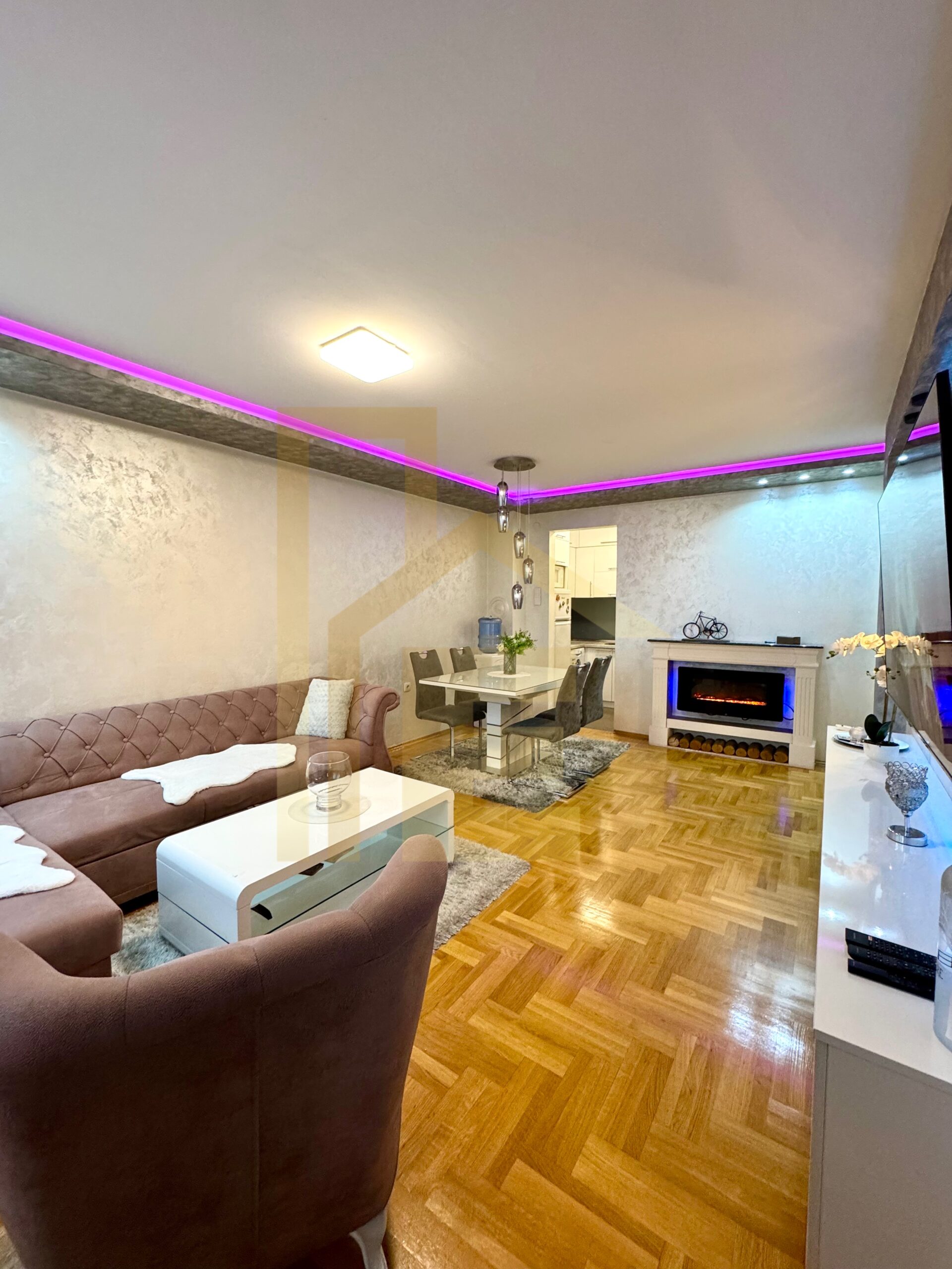 Iznajmljujemo moderan dvosoban, naselje Nova Varoš slika 8