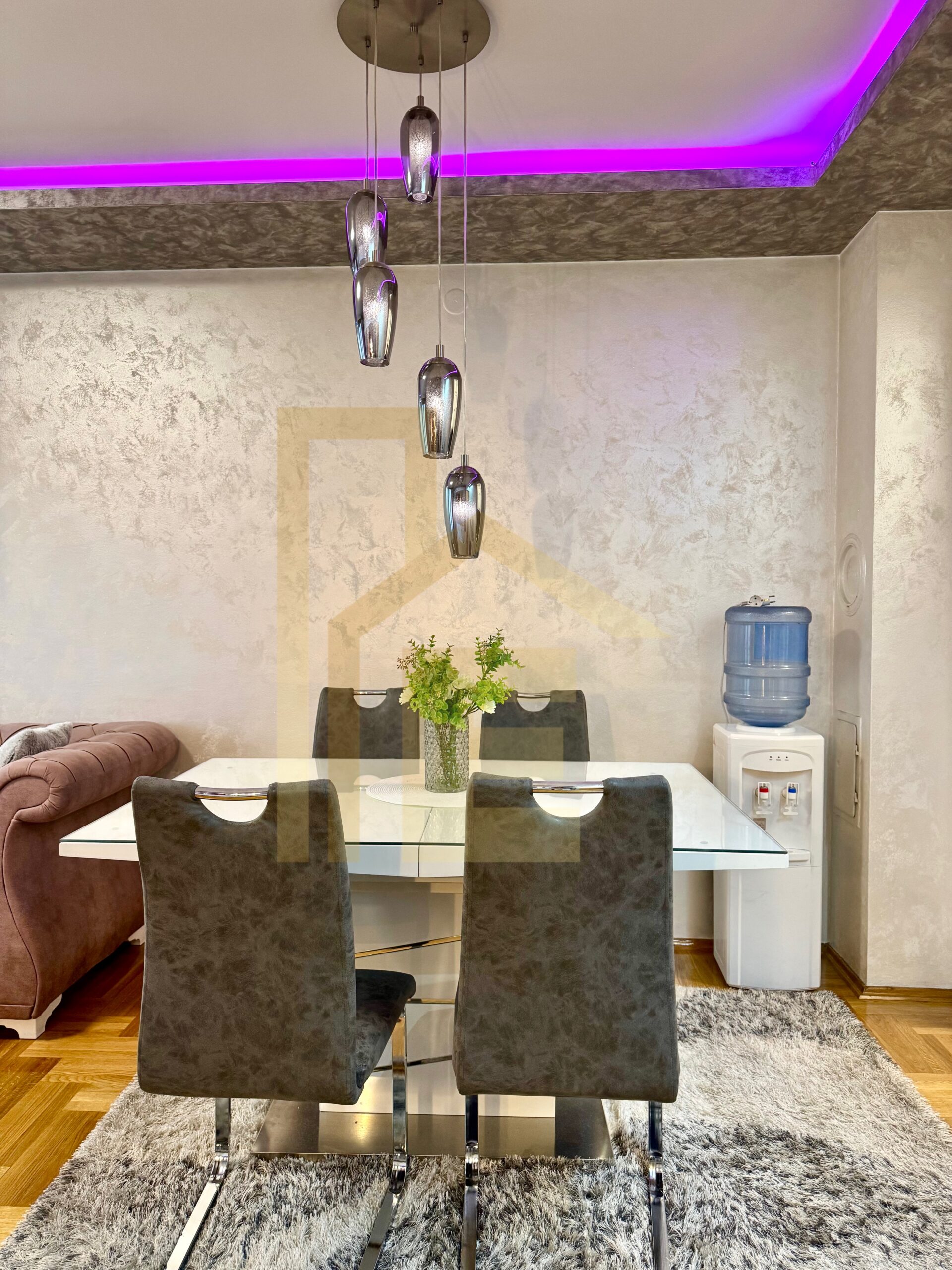 Iznajmljujemo moderan dvosoban, naselje Nova Varoš slika 9