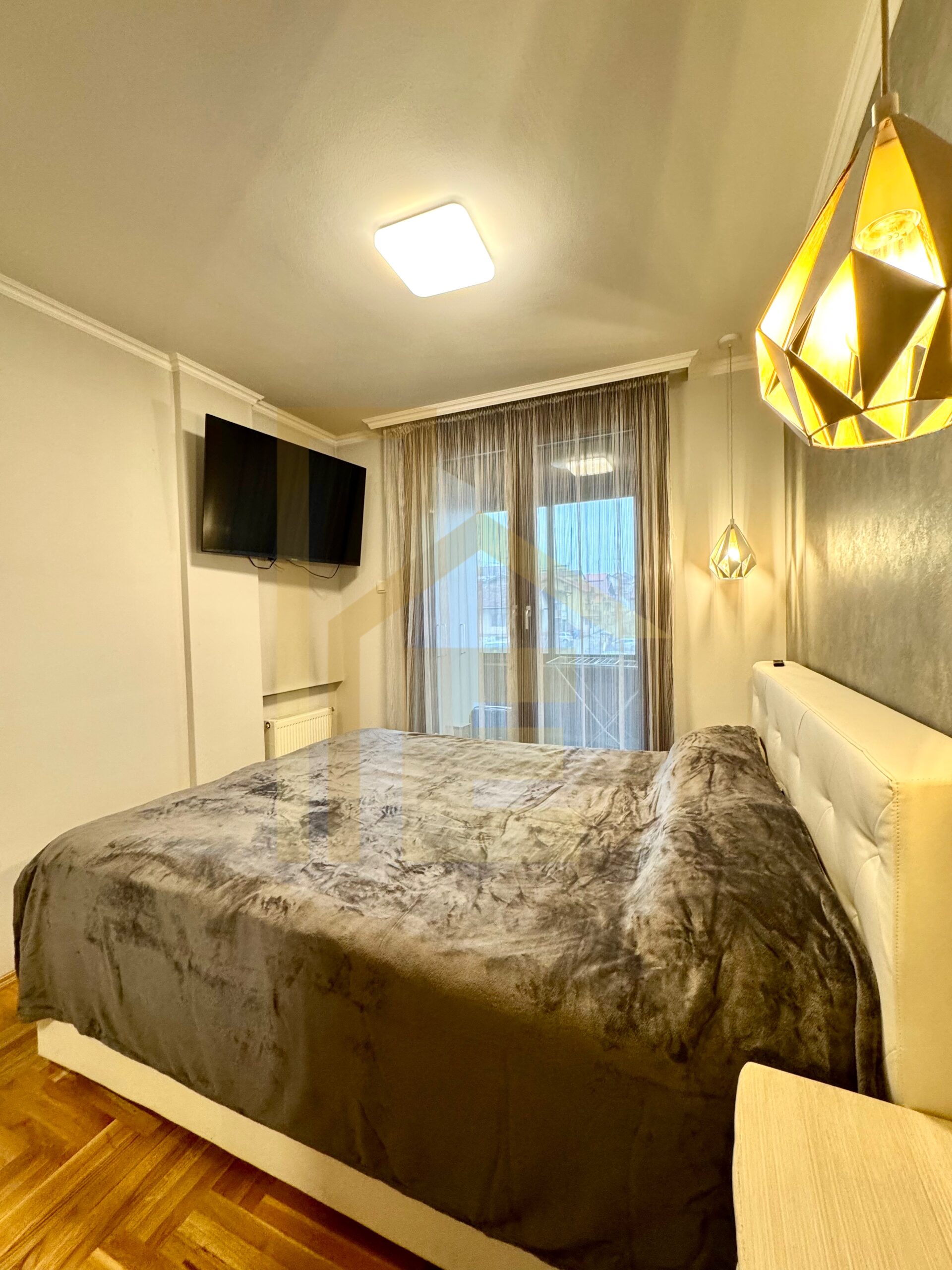 Iznajmljujemo moderan dvosoban, naselje Nova Varoš slika 17