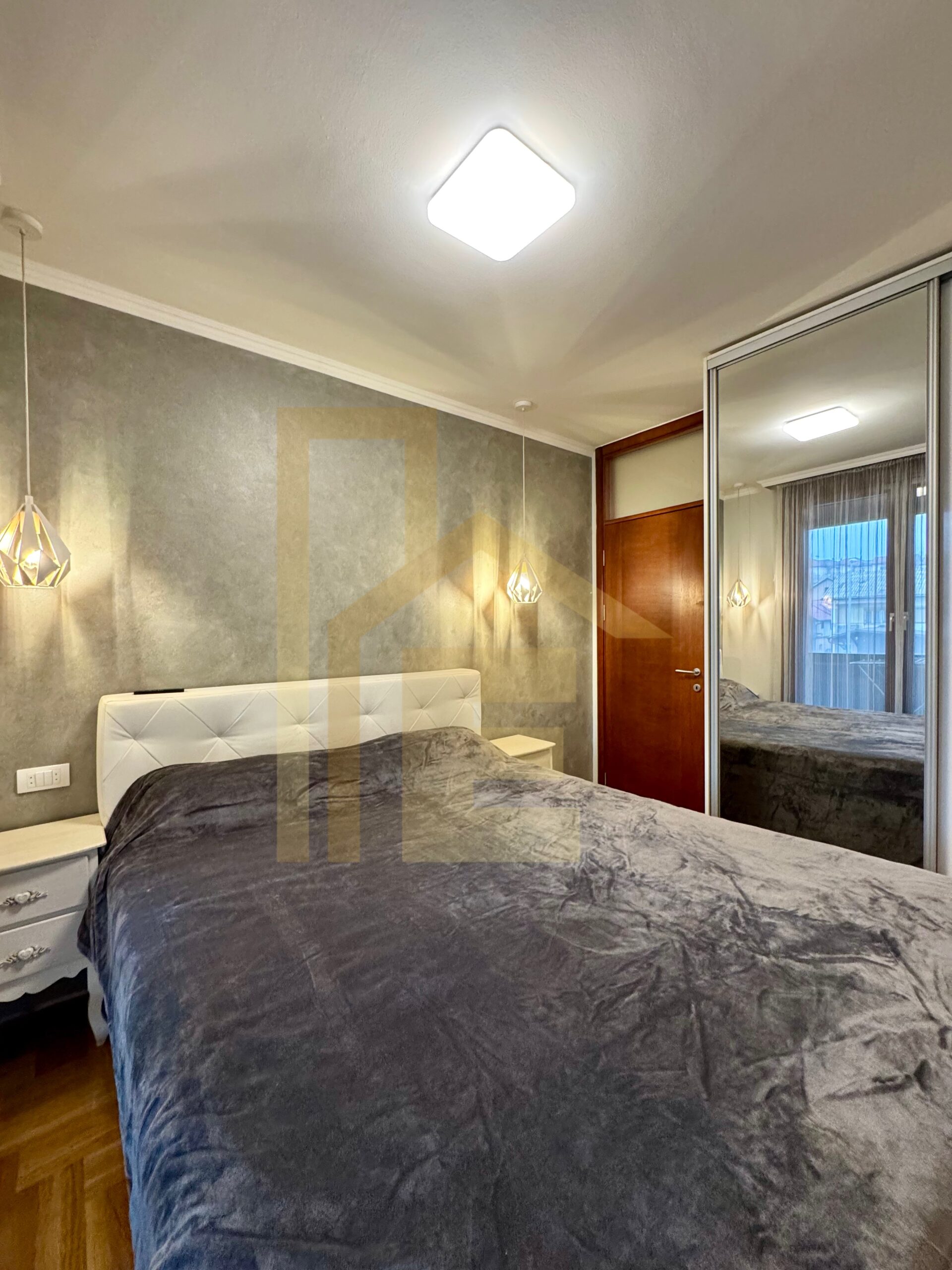 Iznajmljujemo moderan dvosoban, naselje Nova Varoš slika 15