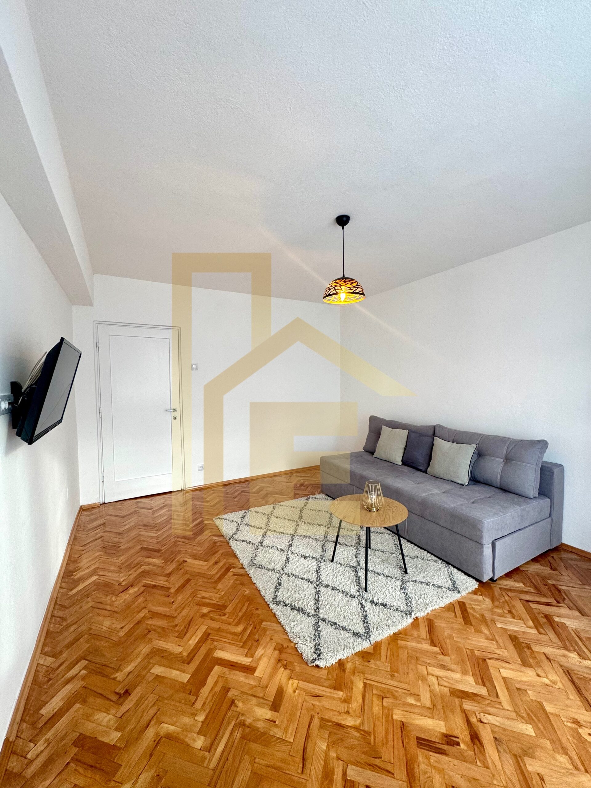 Iznajmljujemo prostran dvosoban stan, naselje Centar slika 6