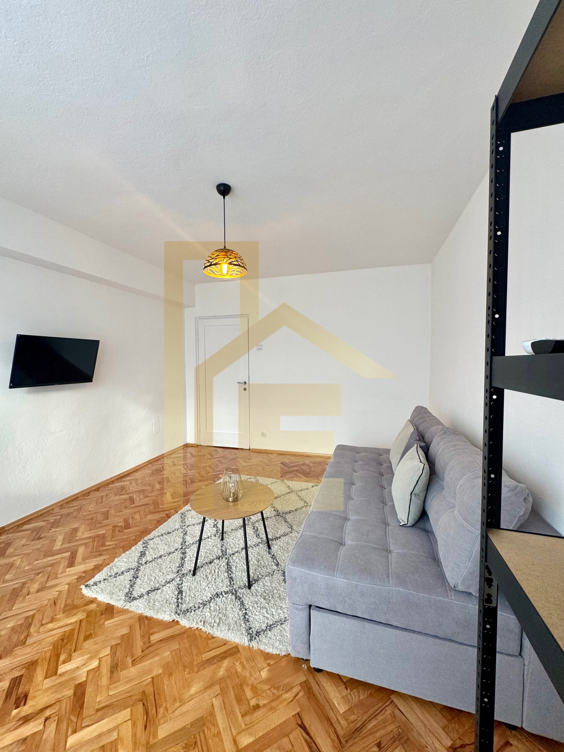 Iznajmljujemo prostran dvosoban stan, naselje Centar slika 5