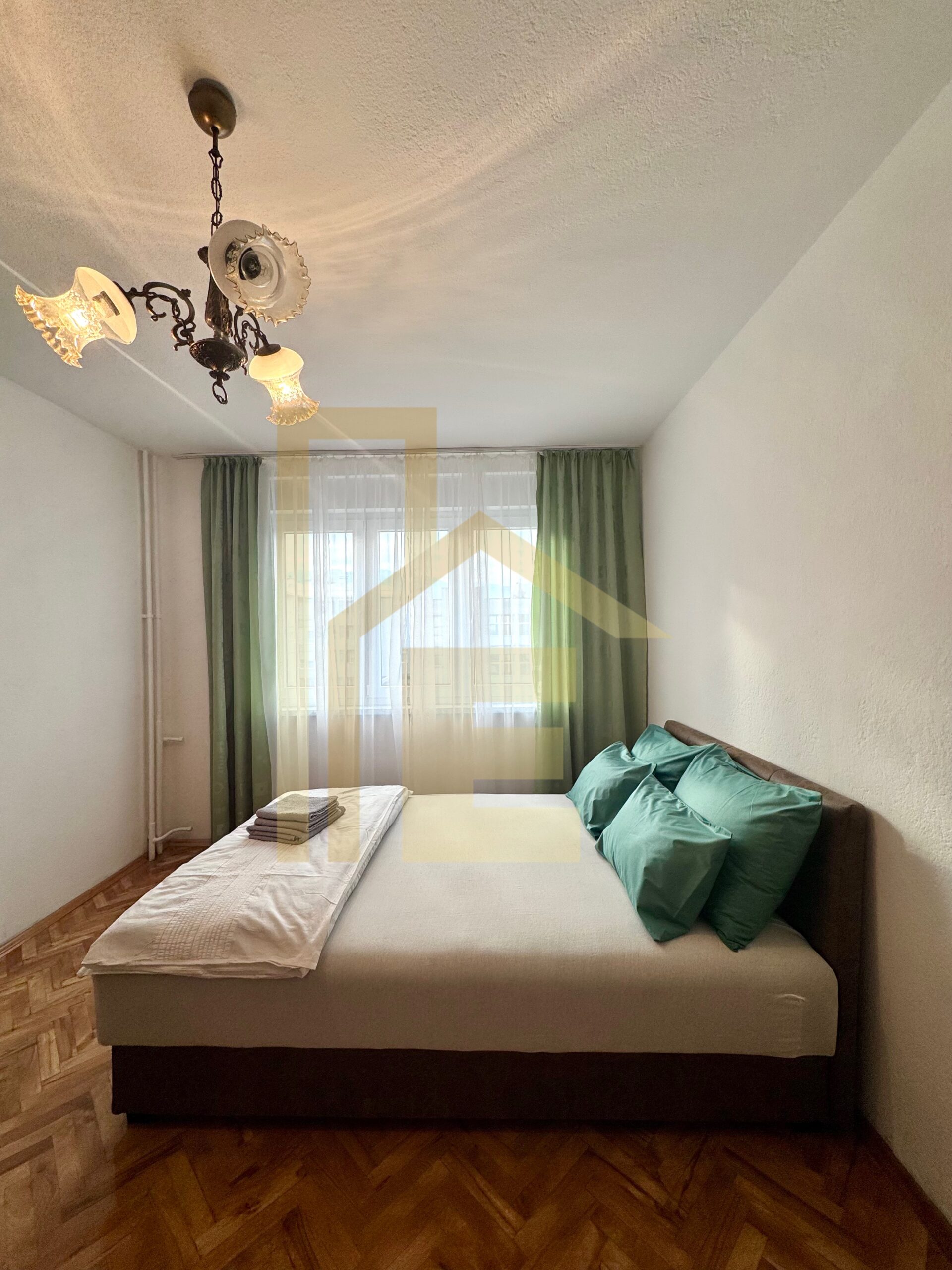 Iznajmljujemo prostran dvosoban stan, naselje Centar slika 12