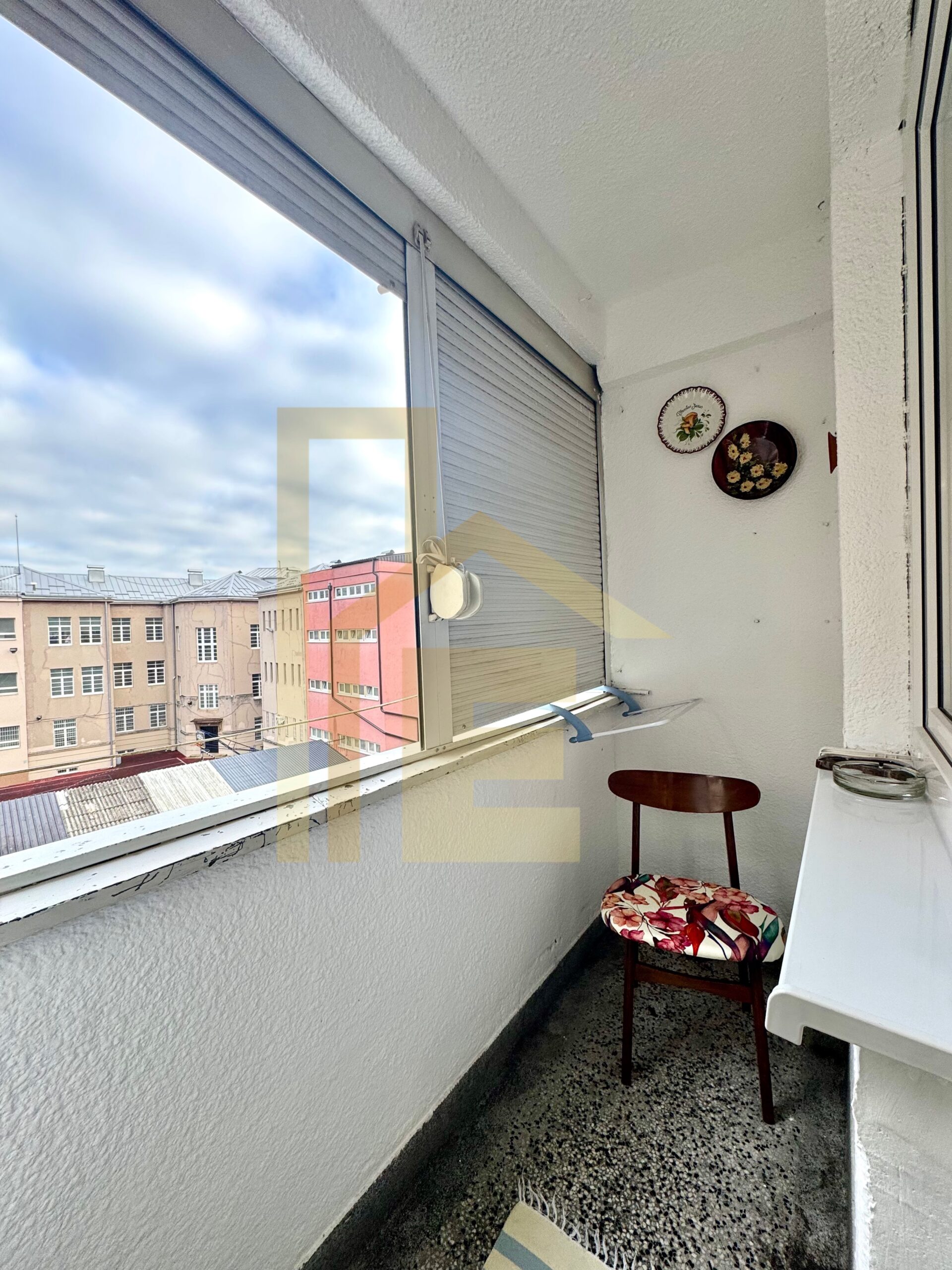 Iznajmljujemo prostran dvosoban stan, naselje Centar slika 23