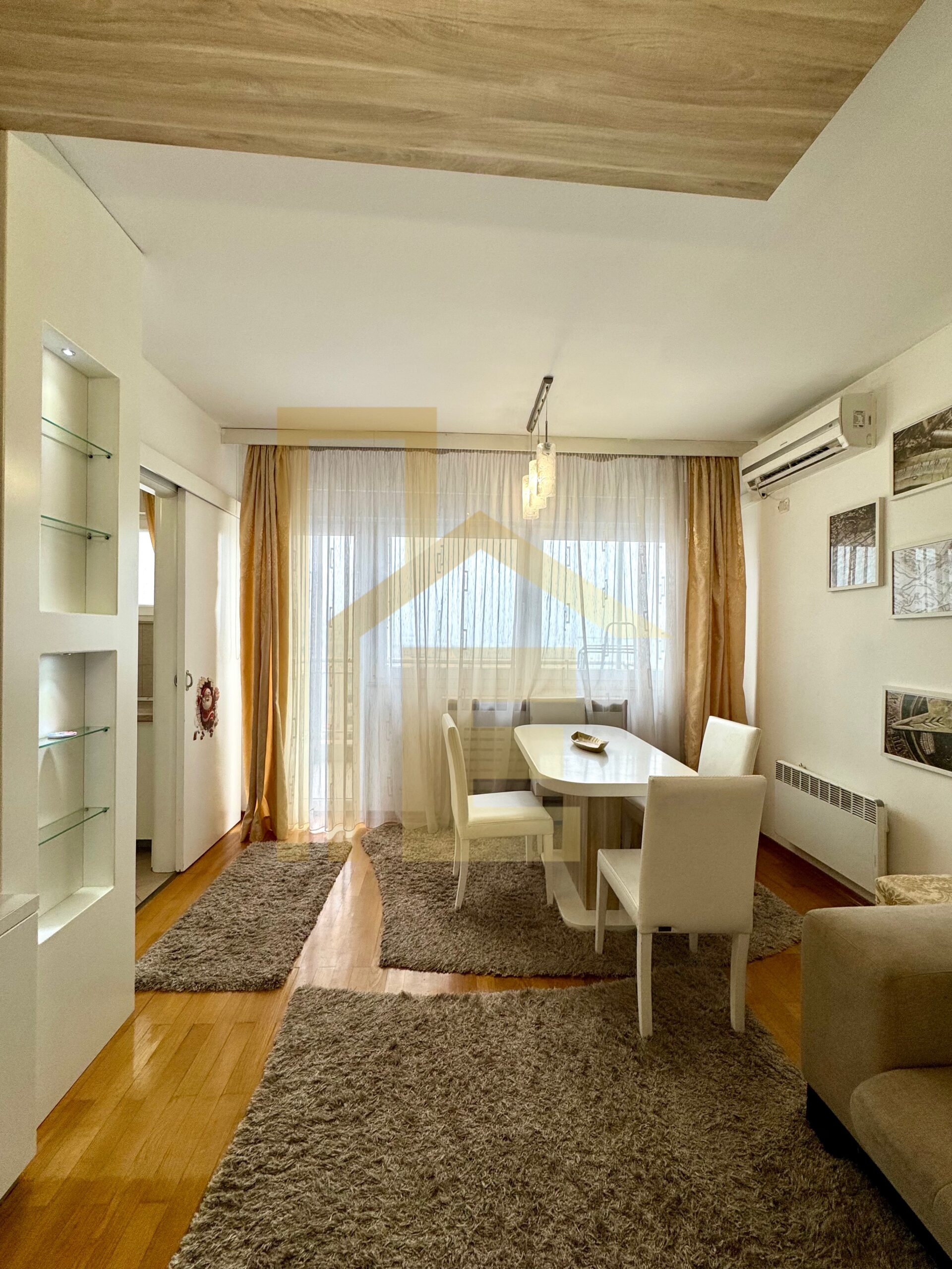 Na prodaju moderan trosoban stan kod kafića Everest slika 3