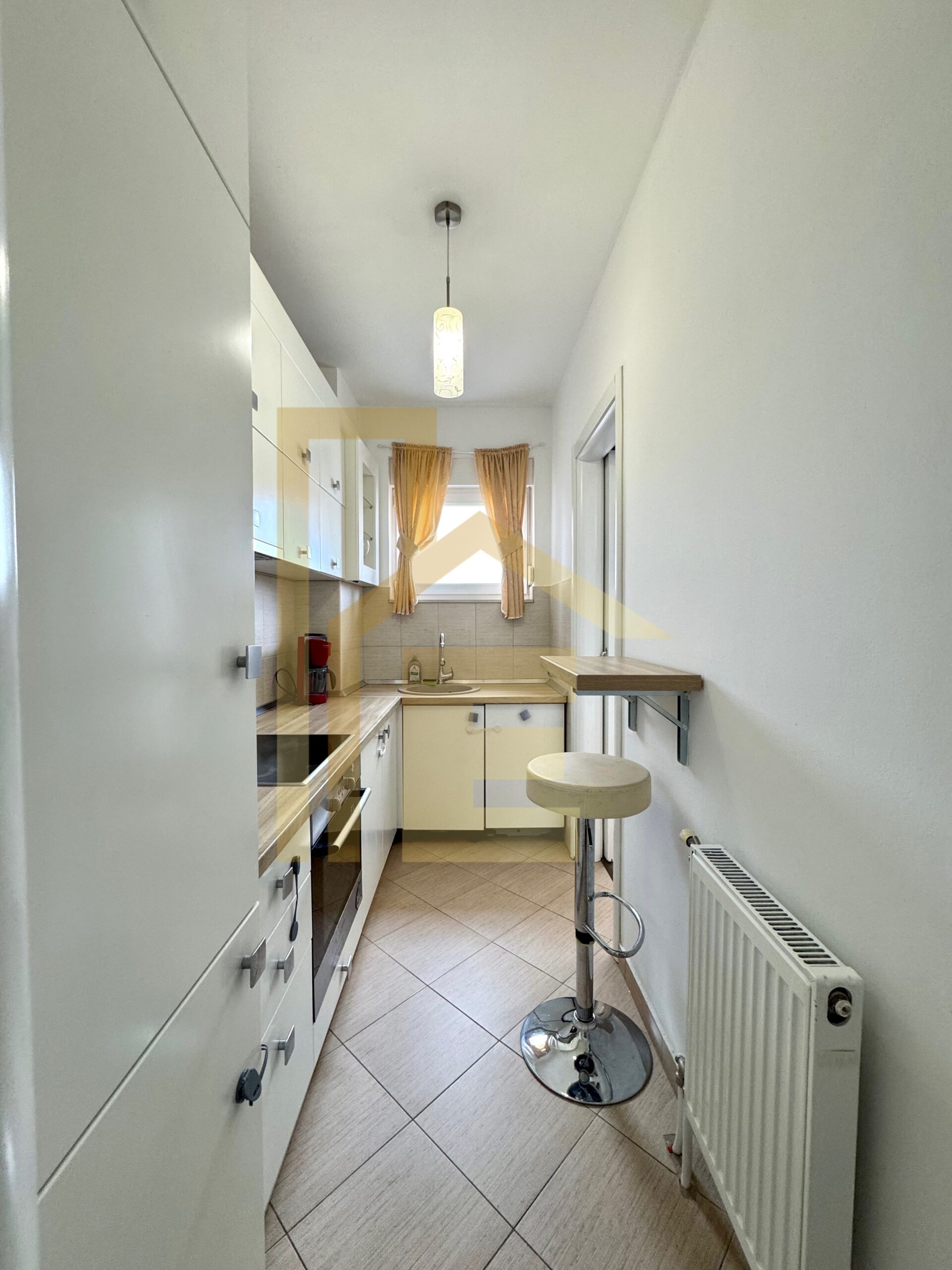 Na prodaju moderan trosoban stan kod kafića Everest slika 7