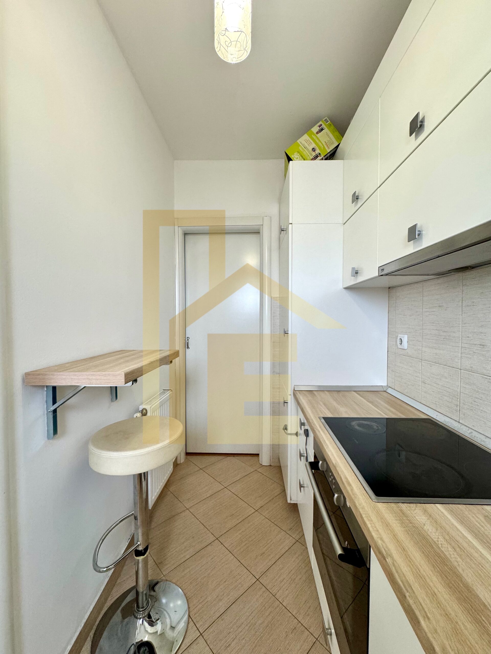 Na prodaju moderan trosoban stan kod kafića Everest slika 6