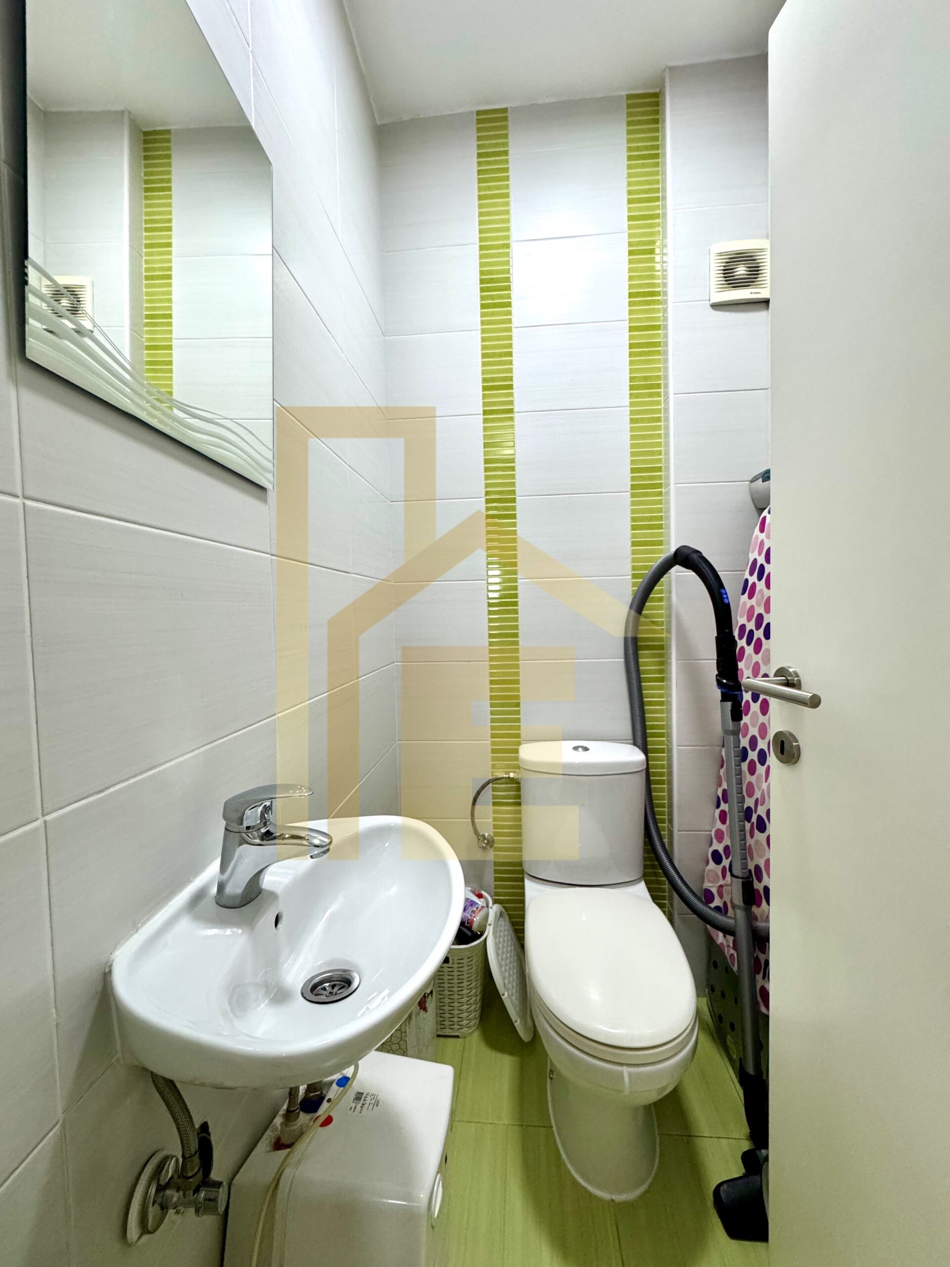 Na prodaju moderan trosoban stan kod kafića Everest slika 14