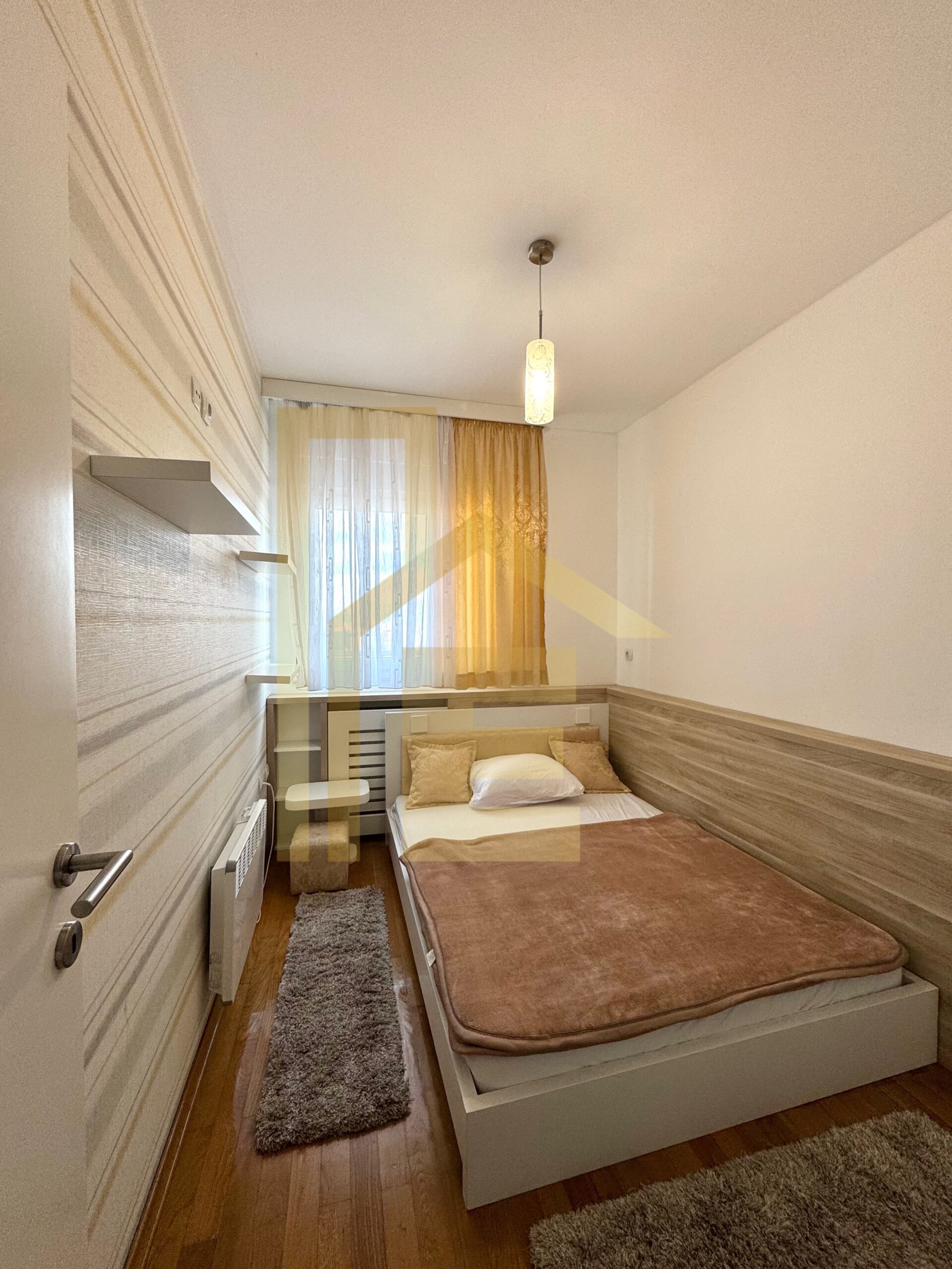 Na prodaju moderan trosoban stan kod kafića Everest slika 12