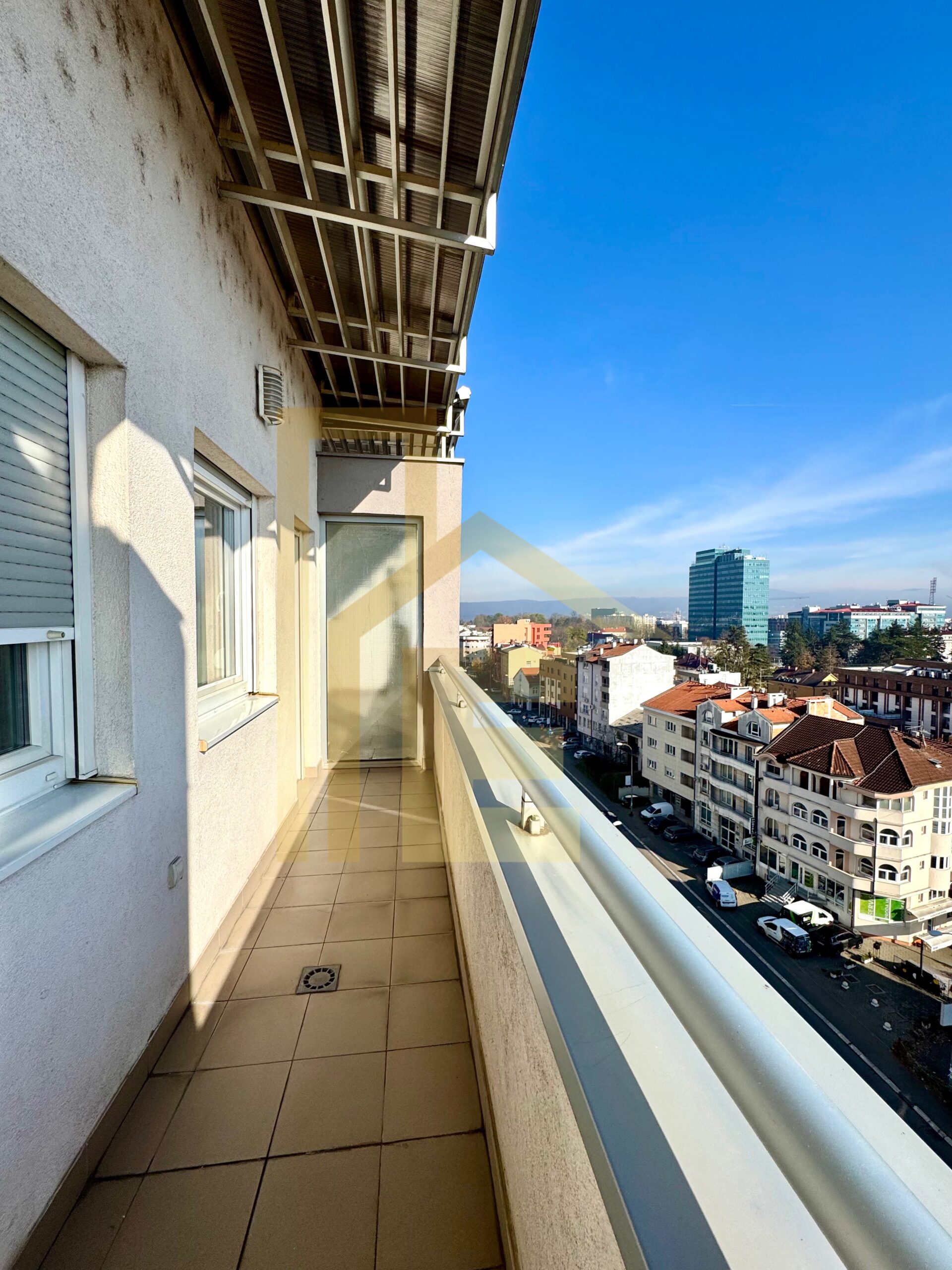 Na prodaju moderan trosoban stan kod kafića Everest slika 22