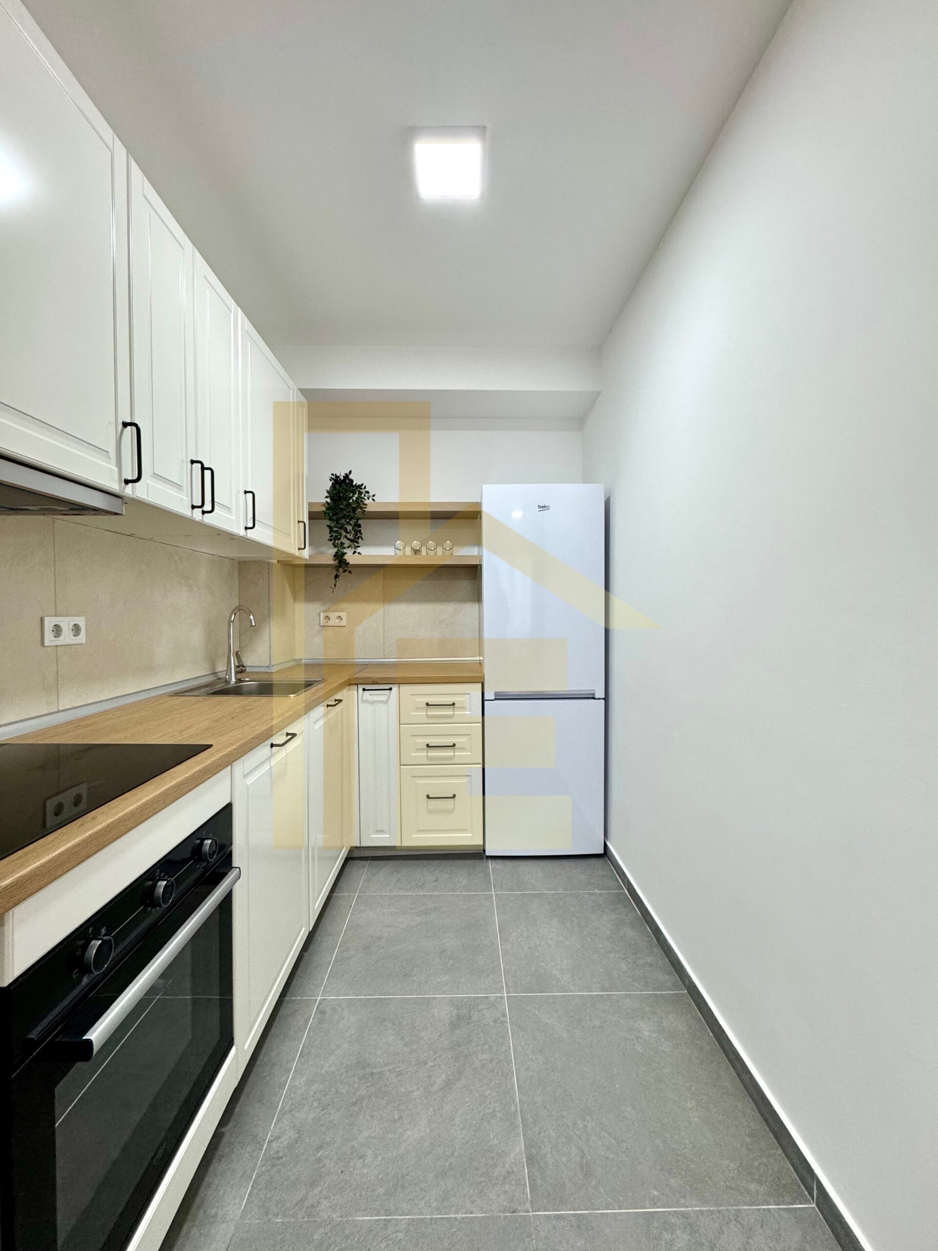 Potpuno nov trosoban stan, podnožje Starčevice slika 10