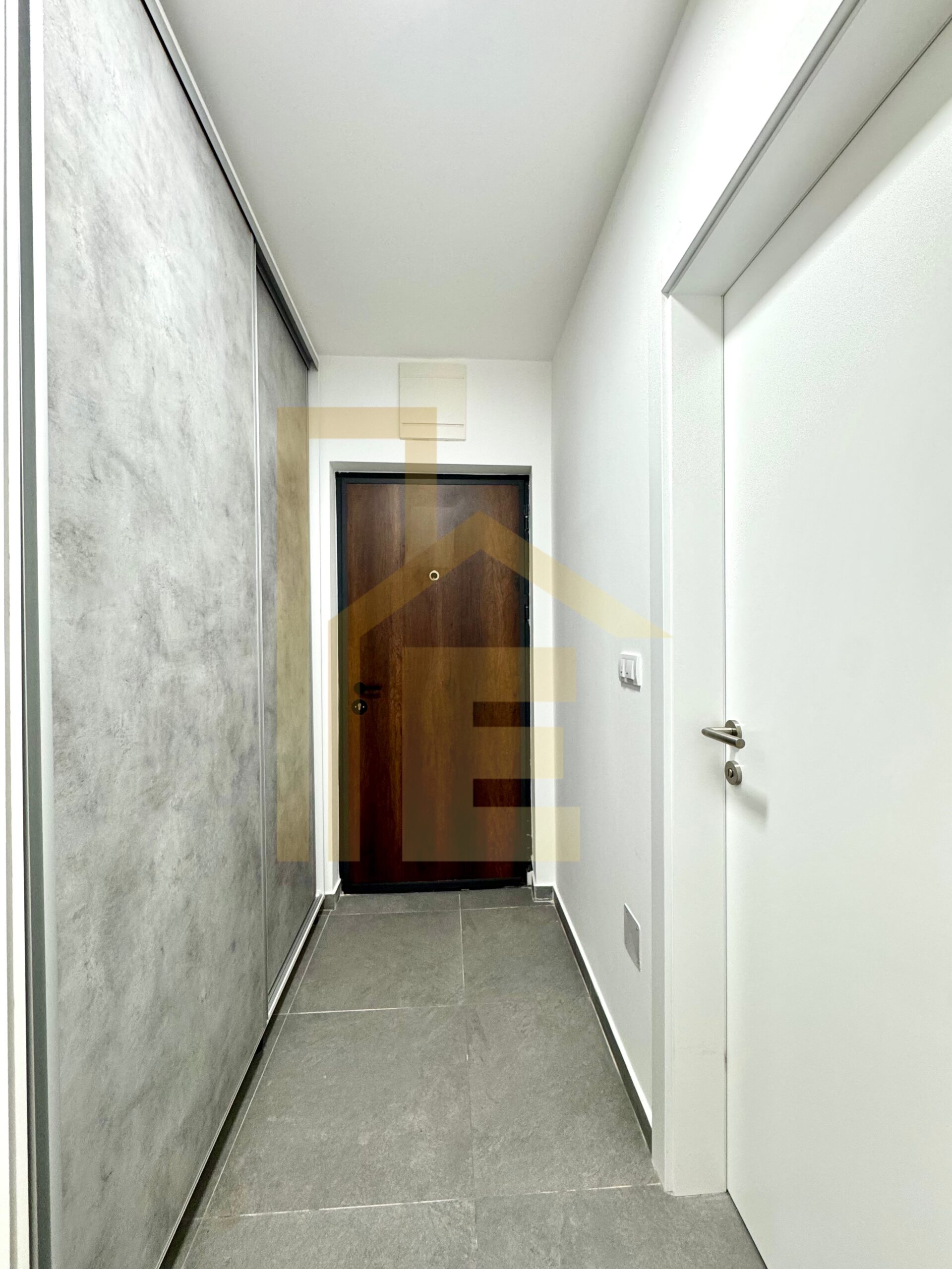 Potpuno nov trosoban stan, podnožje Starčevice slika 9