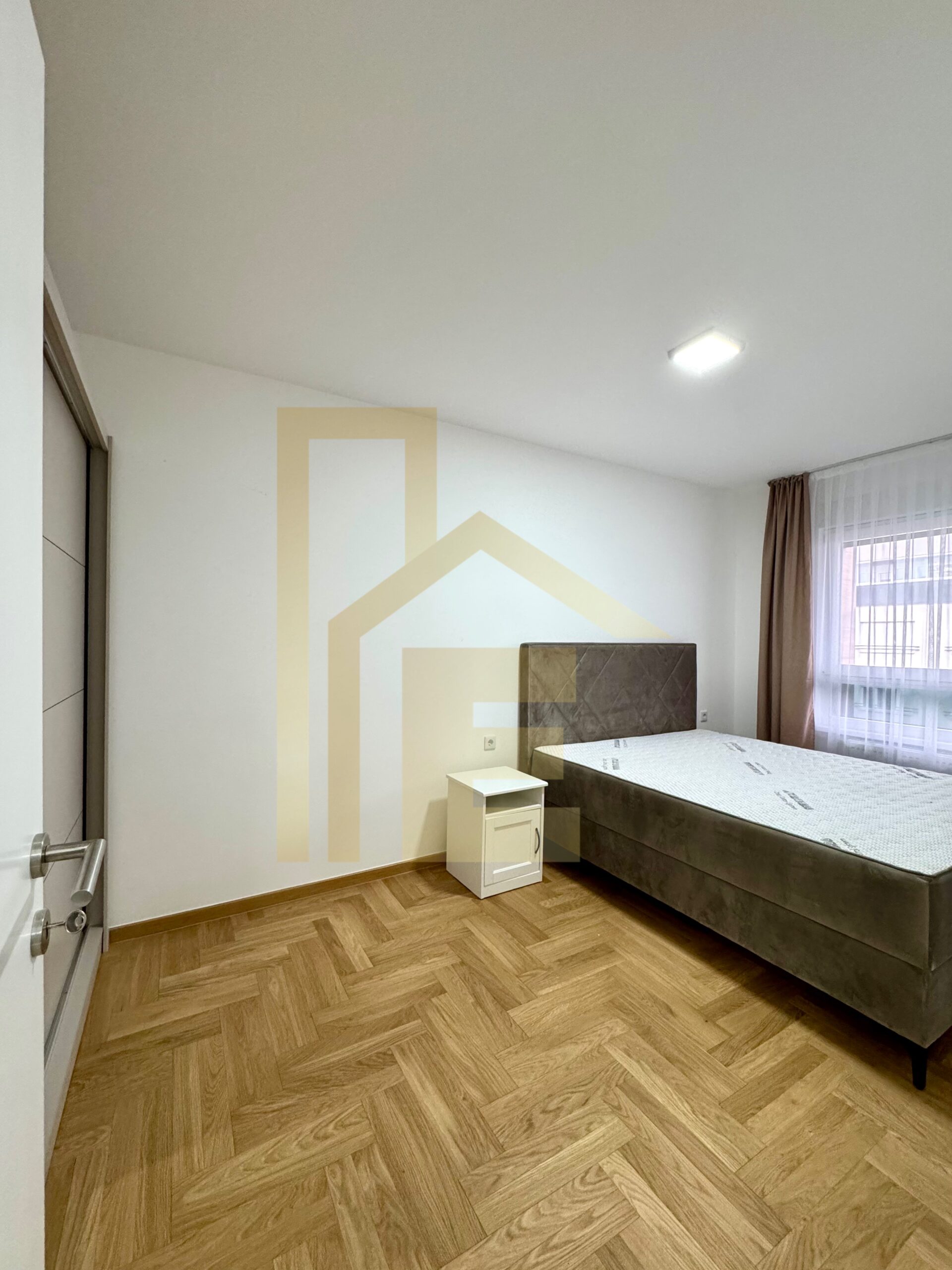 Potpuno nov trosoban stan, podnožje Starčevice slika 14