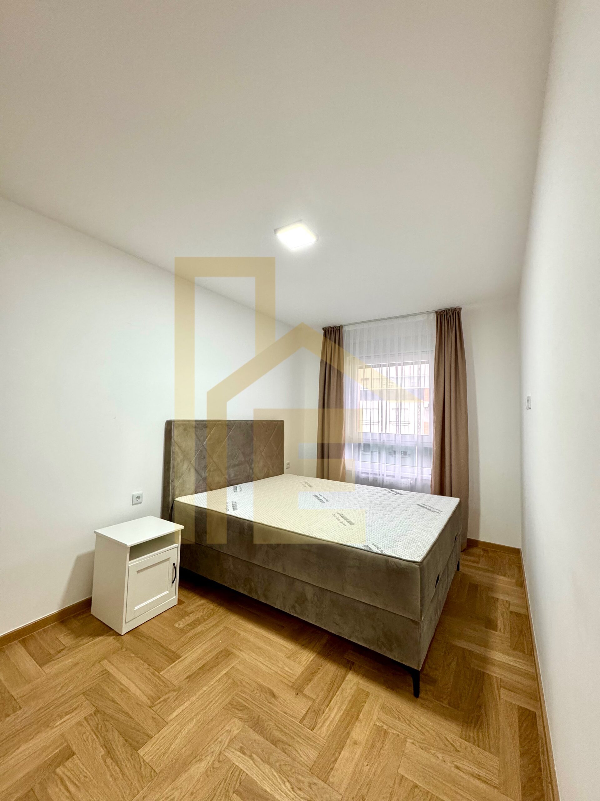 Potpuno nov trosoban stan, podnožje Starčevice slika 13