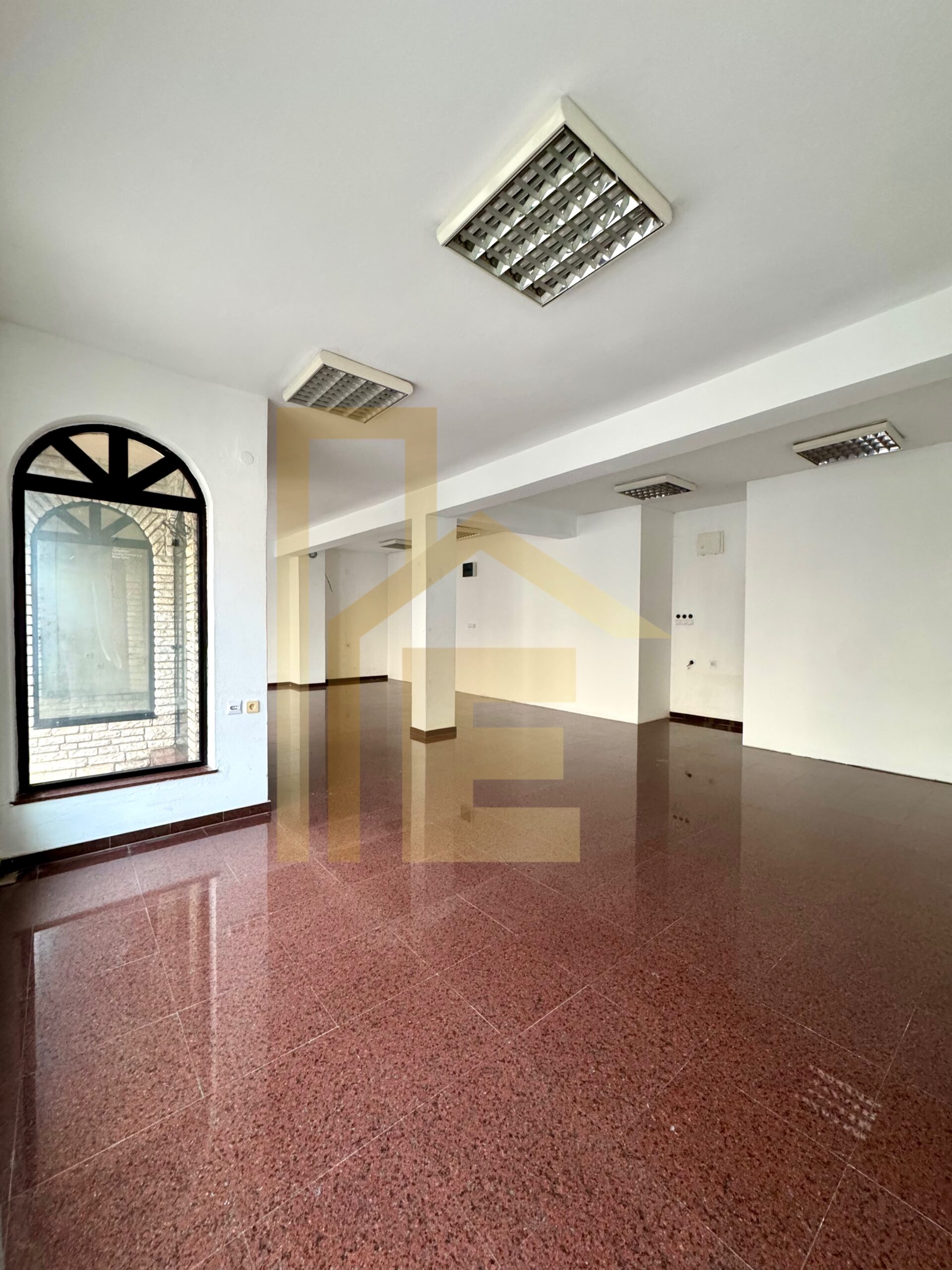 Iznajmljujemo poslovni prostor u naselju Nova Varoš slika 5