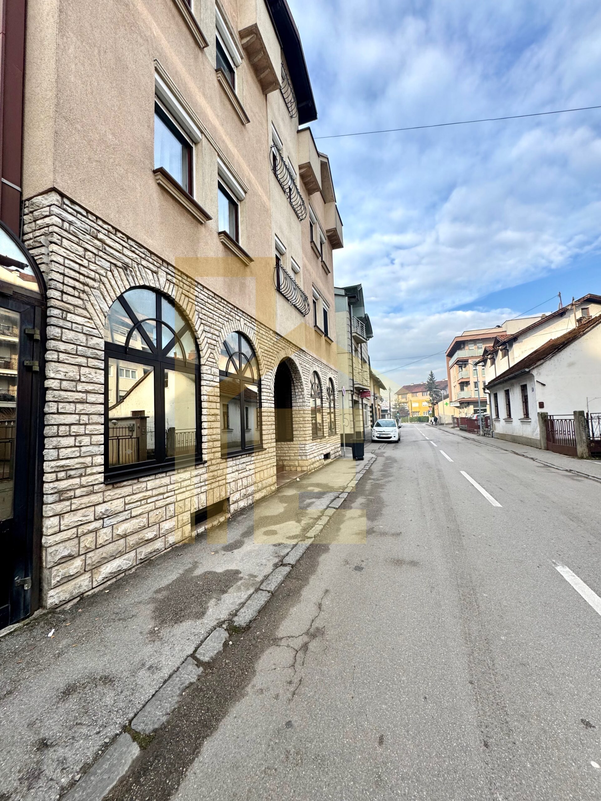 Iznajmljujemo poslovni prostor u naselju Nova Varoš slika 11