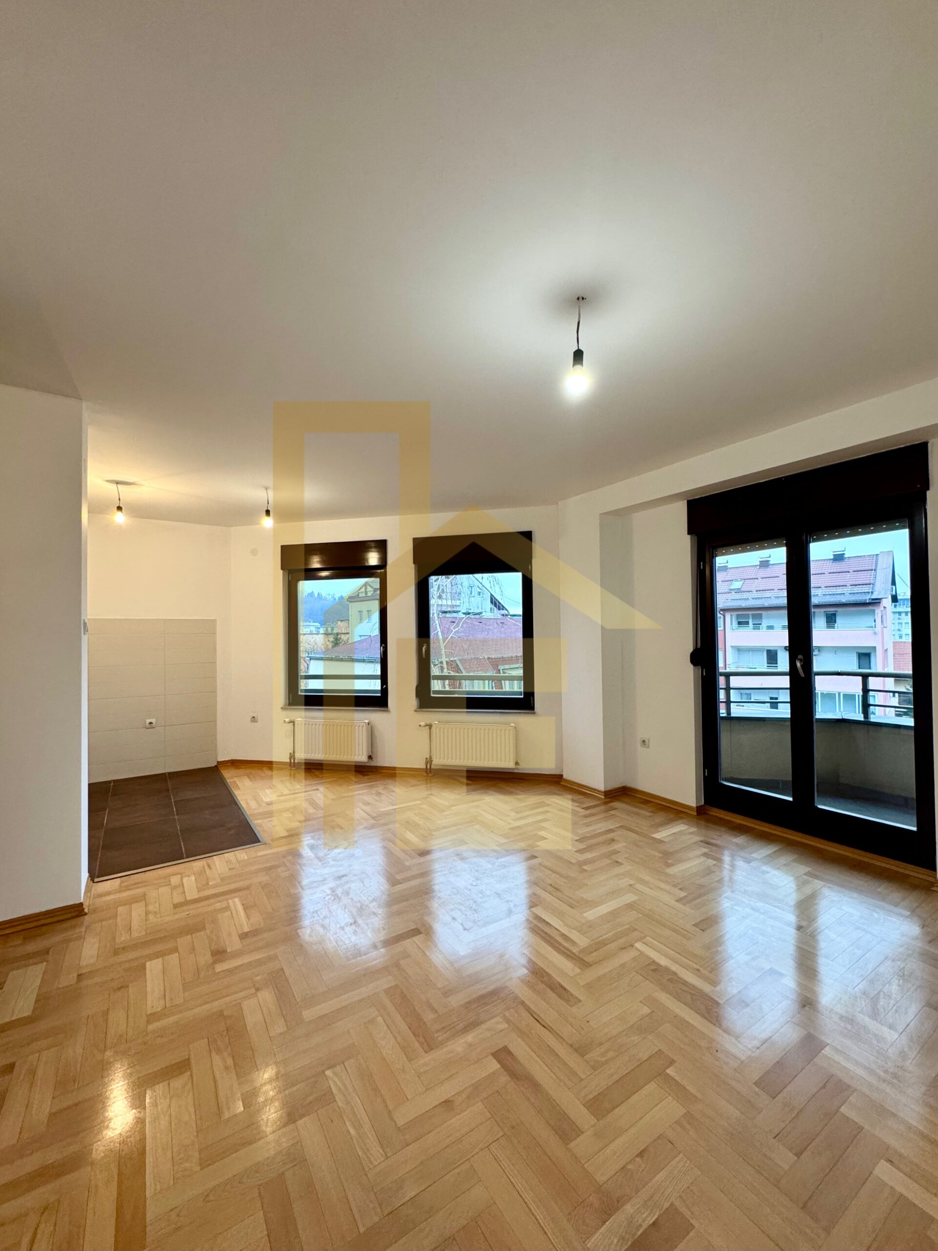 Dvosoban stan sa garažom, naselje Hisete slika 4