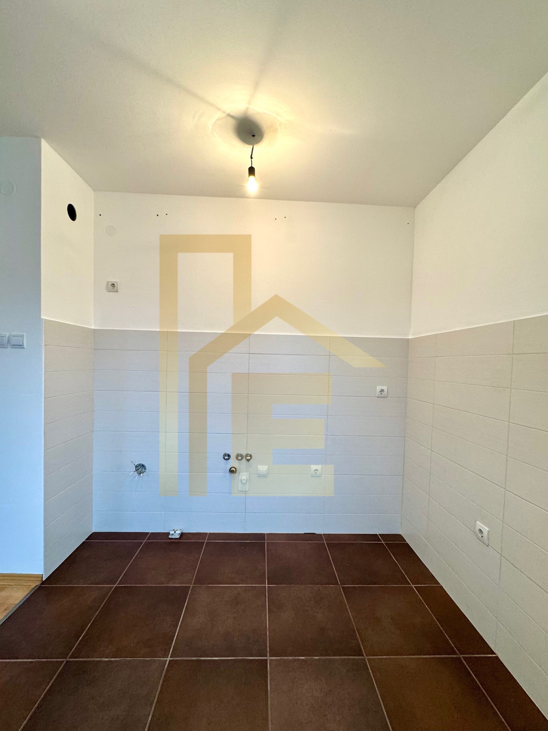 Dvosoban stan sa garažom, naselje Hisete slika 5