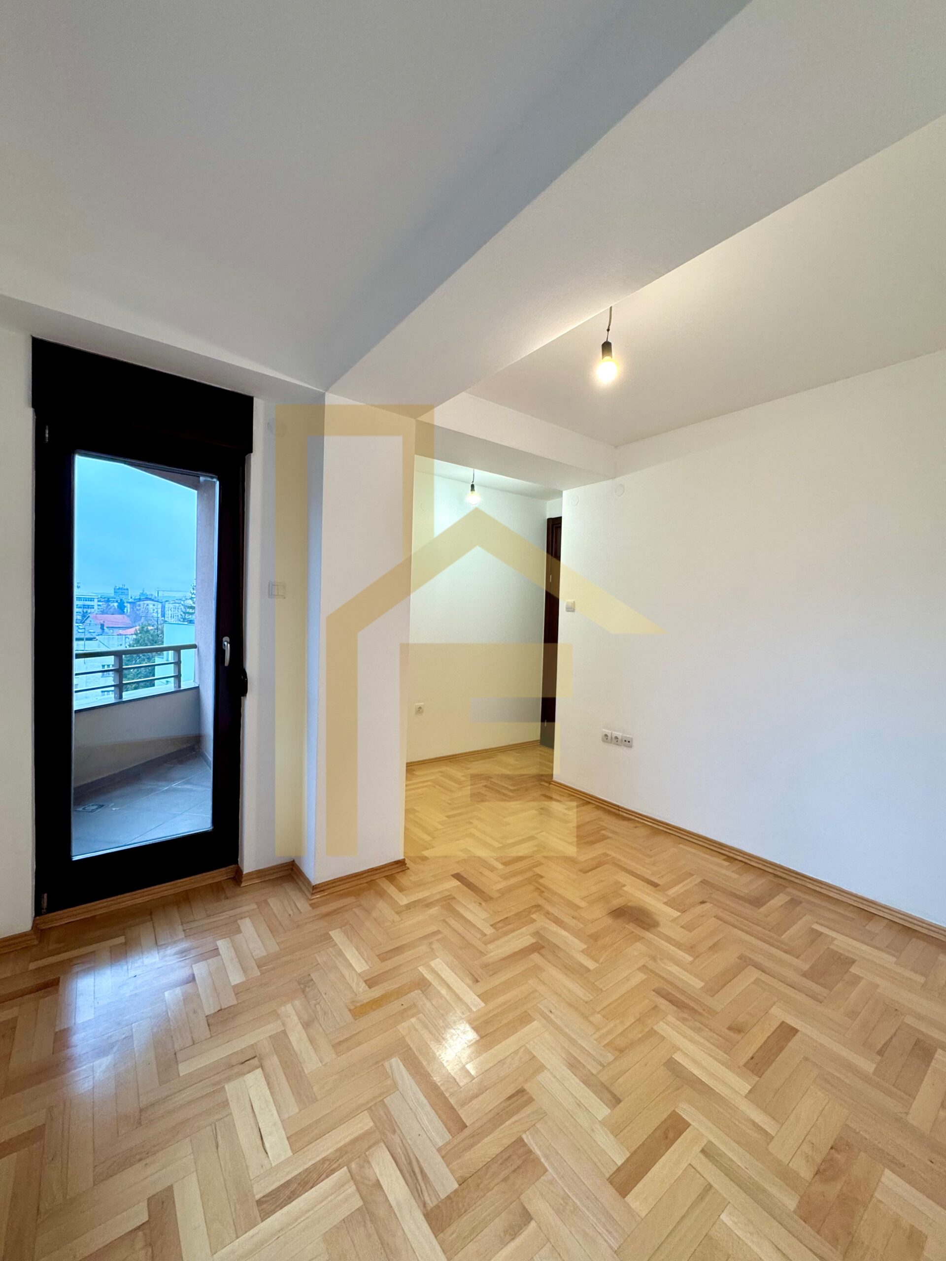 Dvosoban stan sa garažom, naselje Hisete slika 16