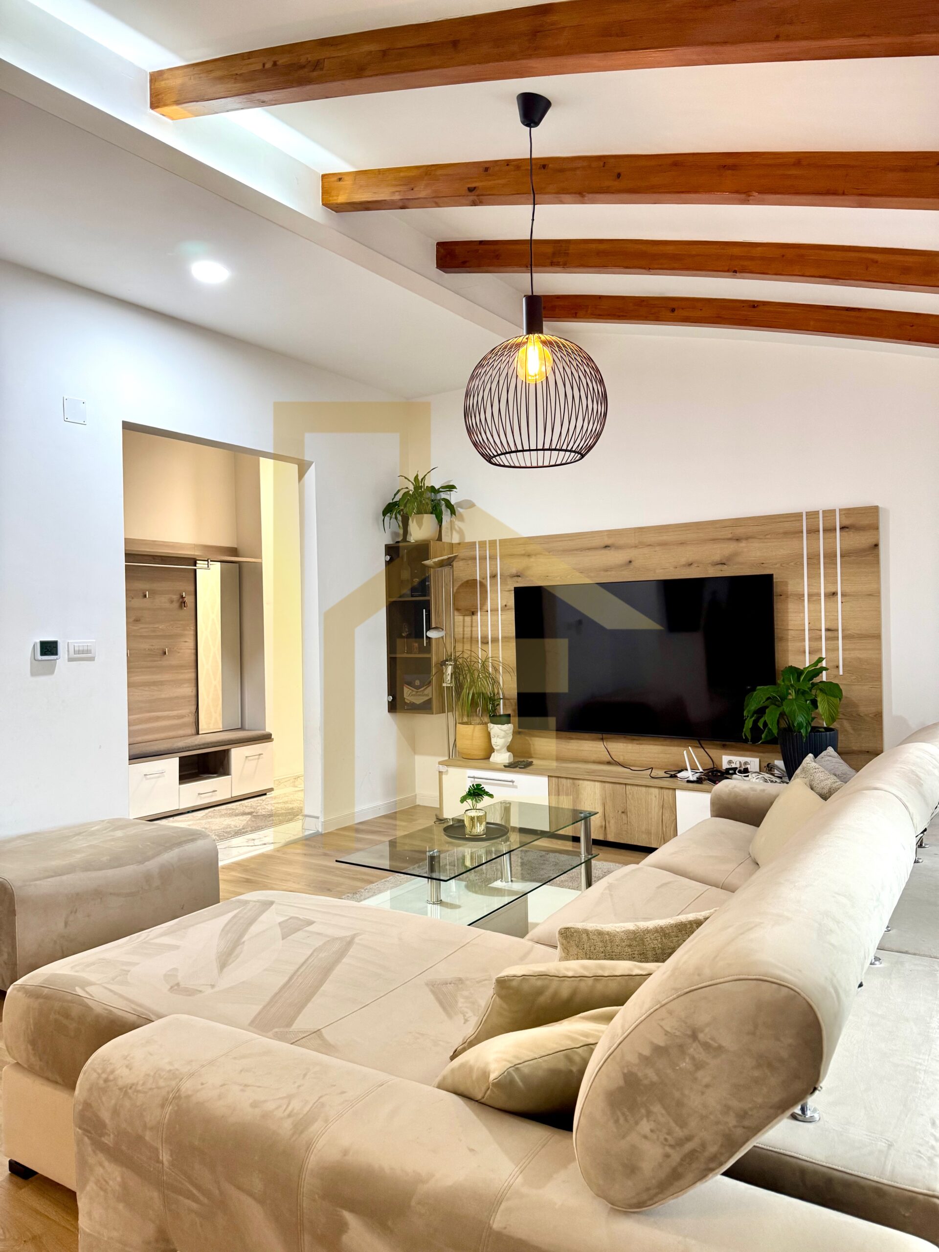 Na prodaju luksuzan trosoban stan u centru grada slika 3