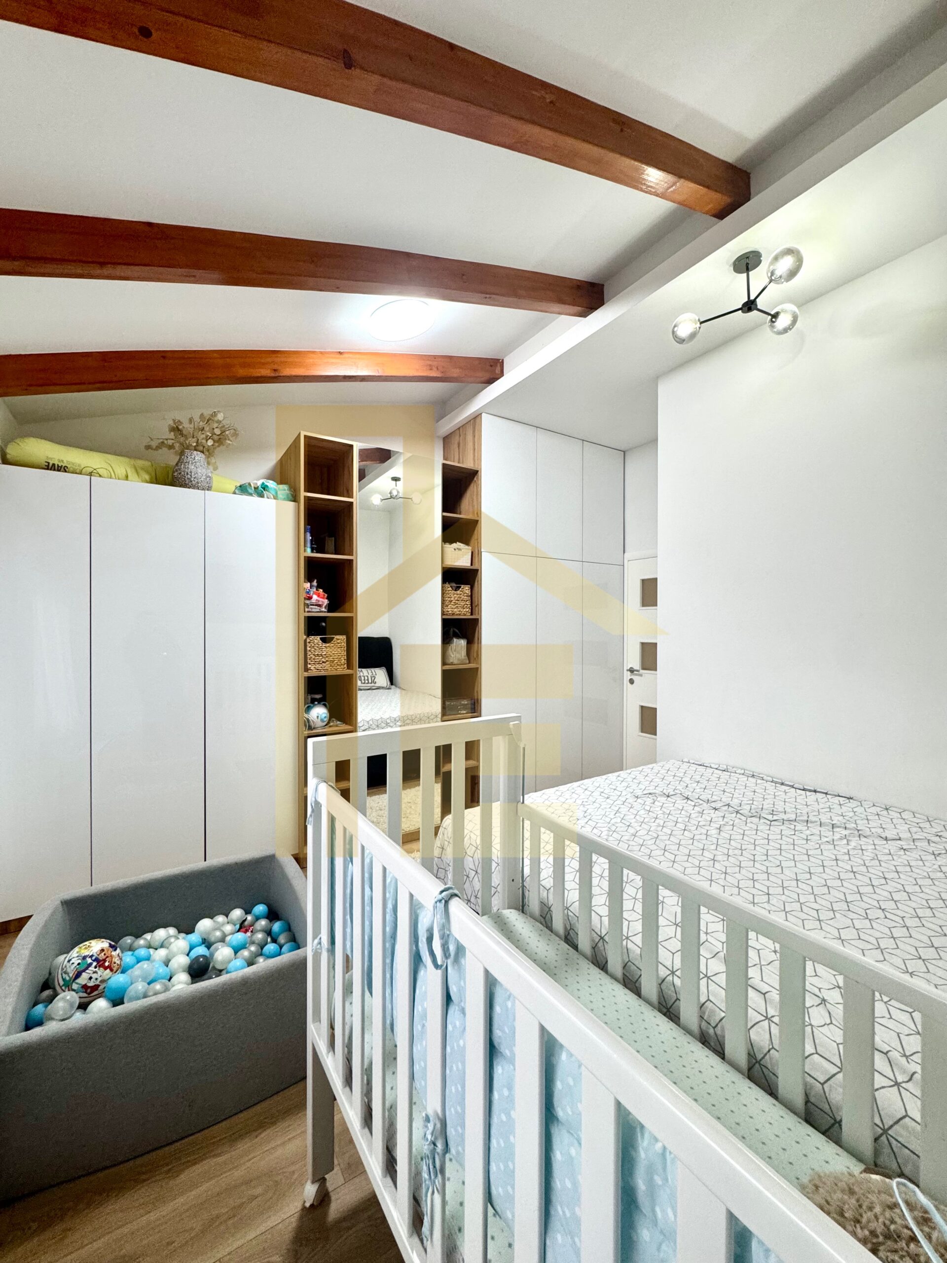 Na prodaju luksuzan trosoban stan u centru grada slika 15