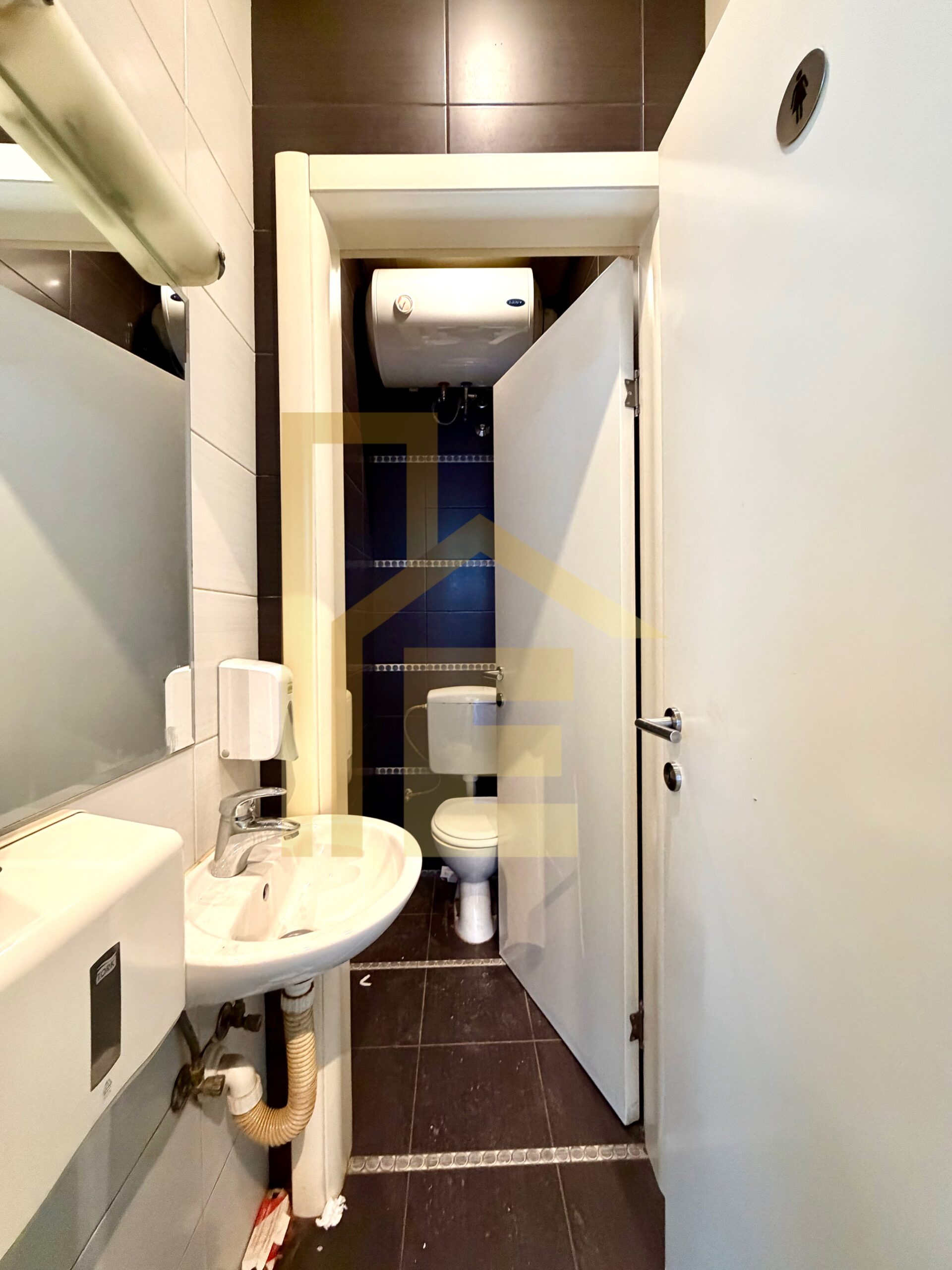 Iznajmljujemo poslovni prostor u Novoj Varoši slika 11