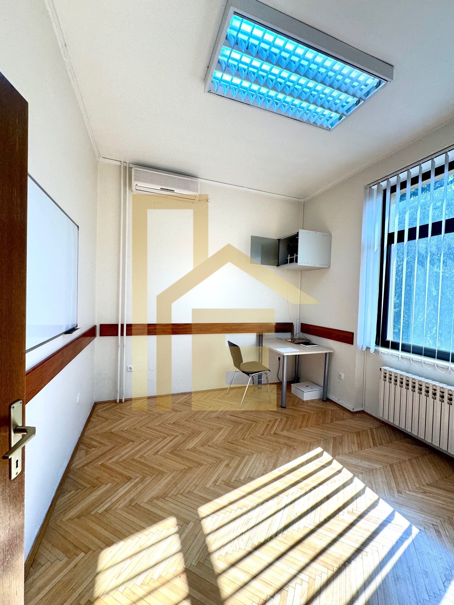 Iznajmljujemo poslovni prostor u centru grada slika 13