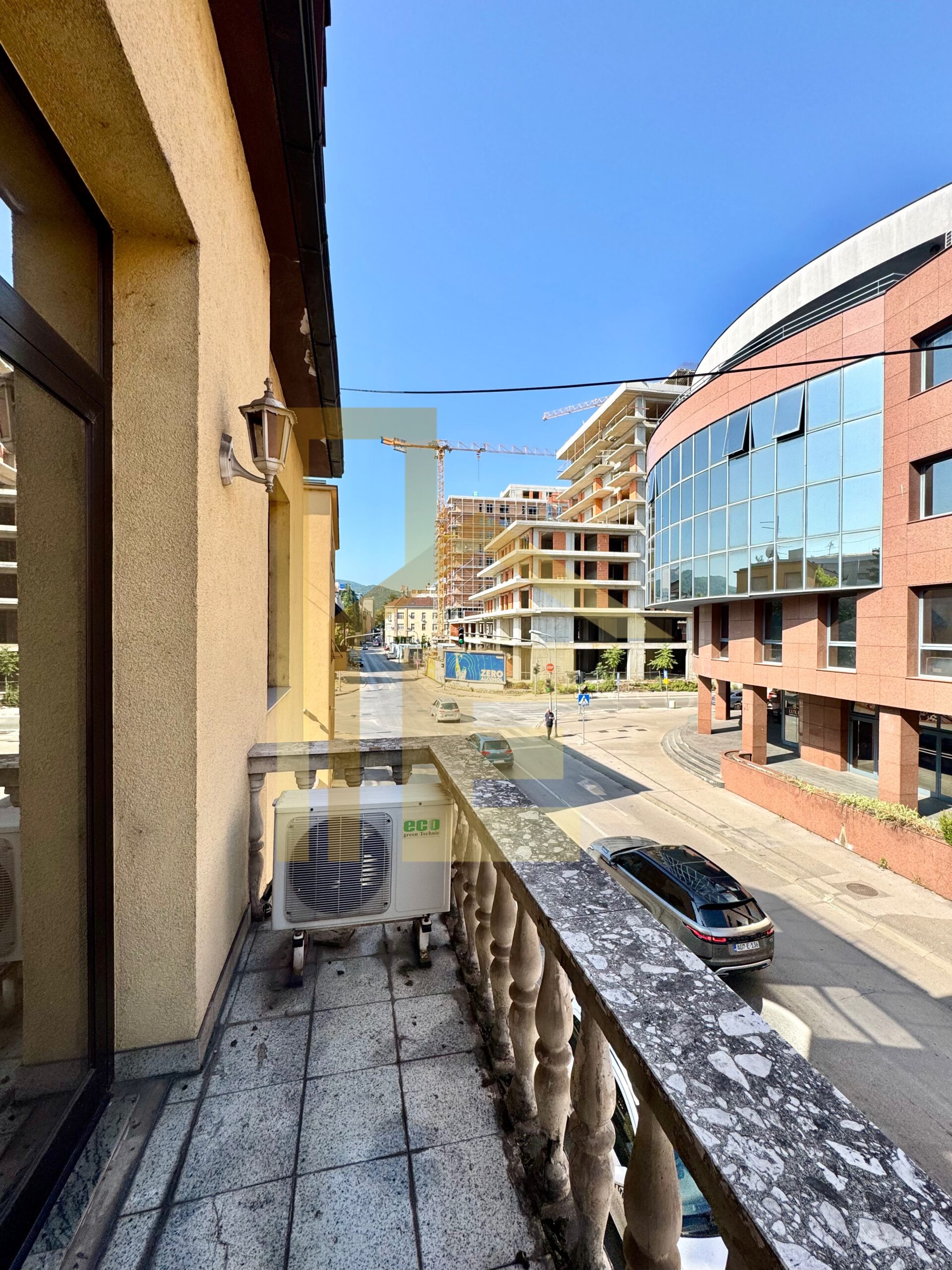 Iznajmljujemo poslovni prostor u centru grada slika 17