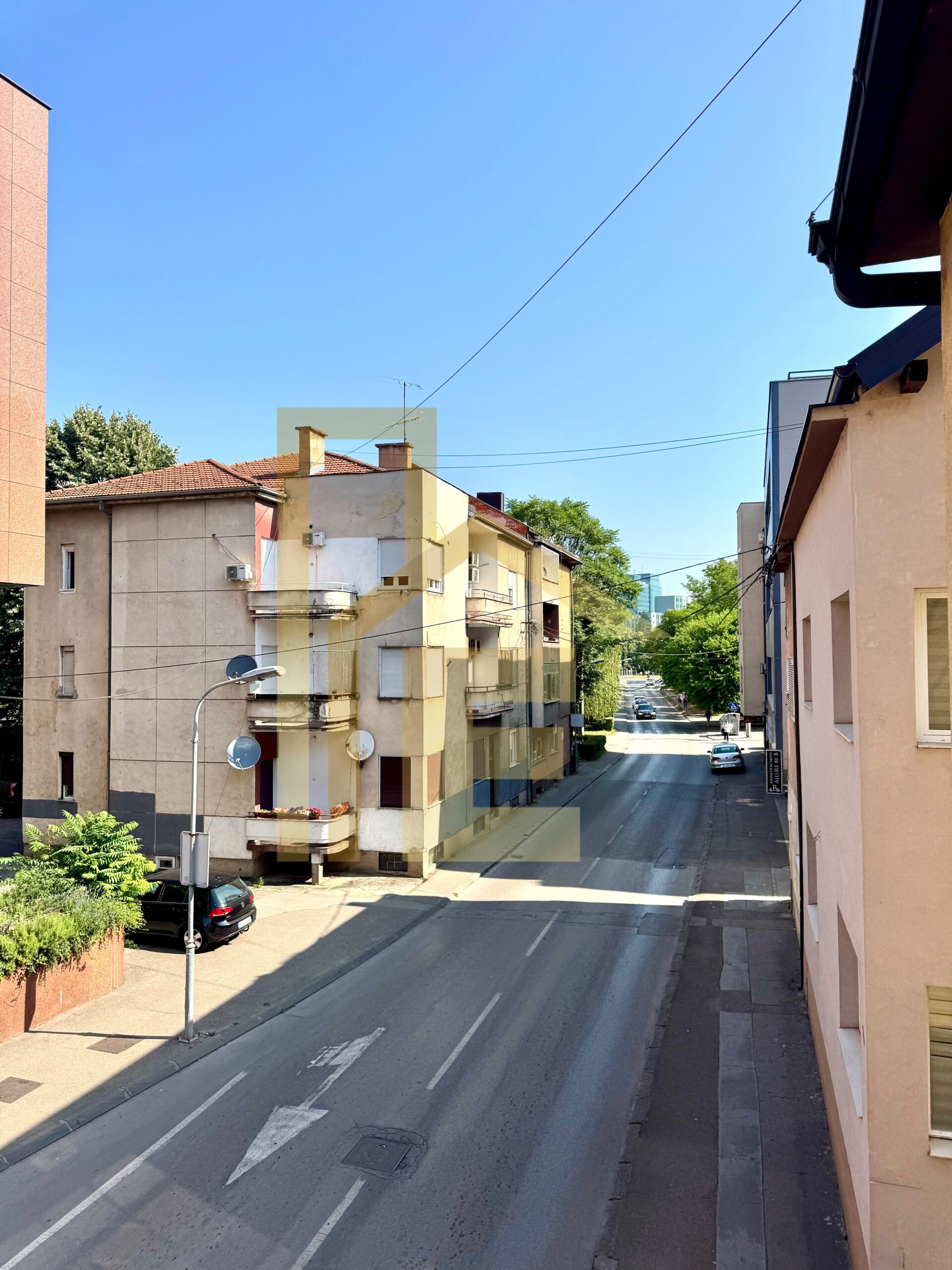 Iznajmljujemo poslovni prostor u centru grada slika 19