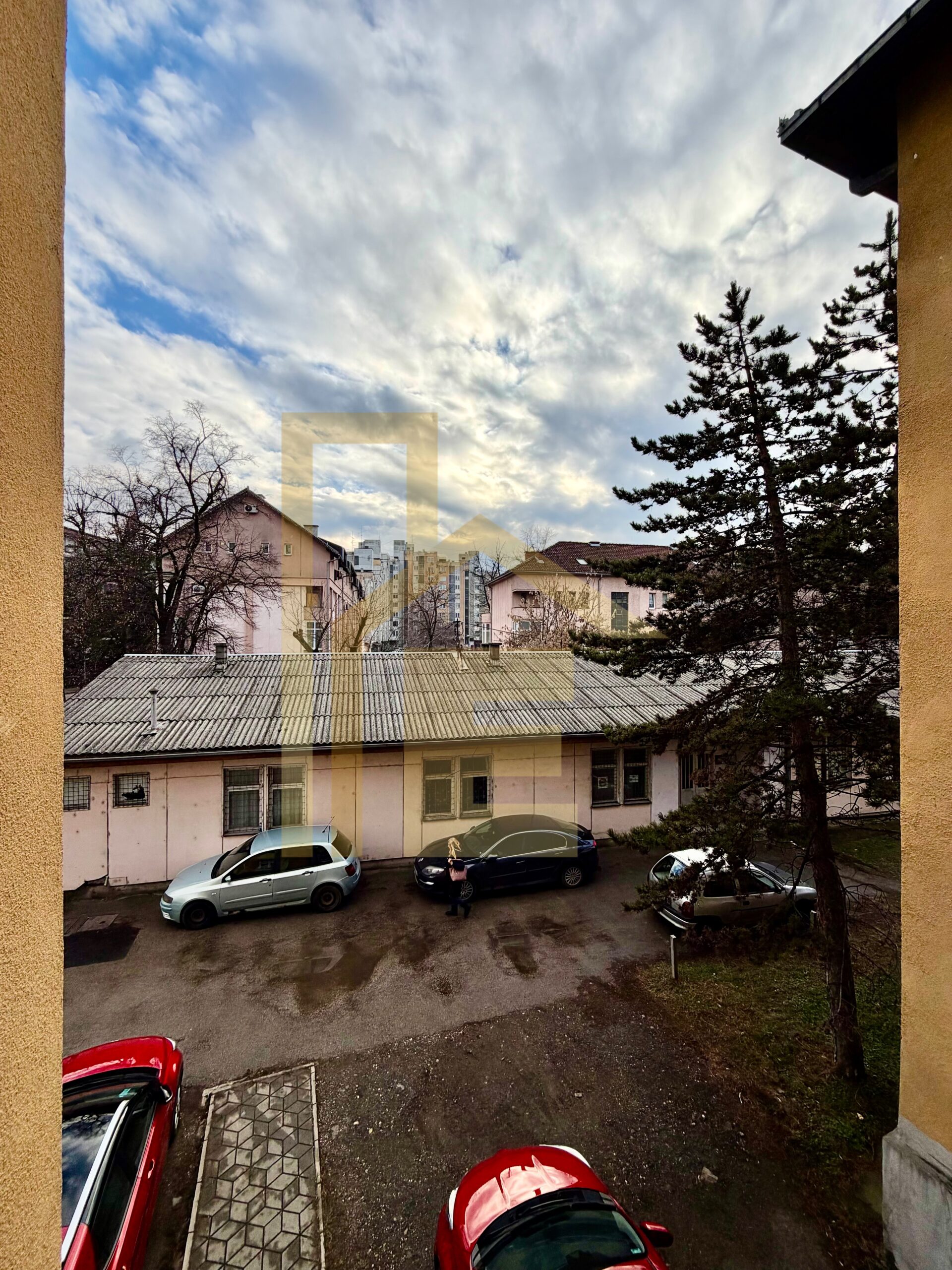 Iznajmljujemo poslovni prostor kod Osnovnog suda slika 15