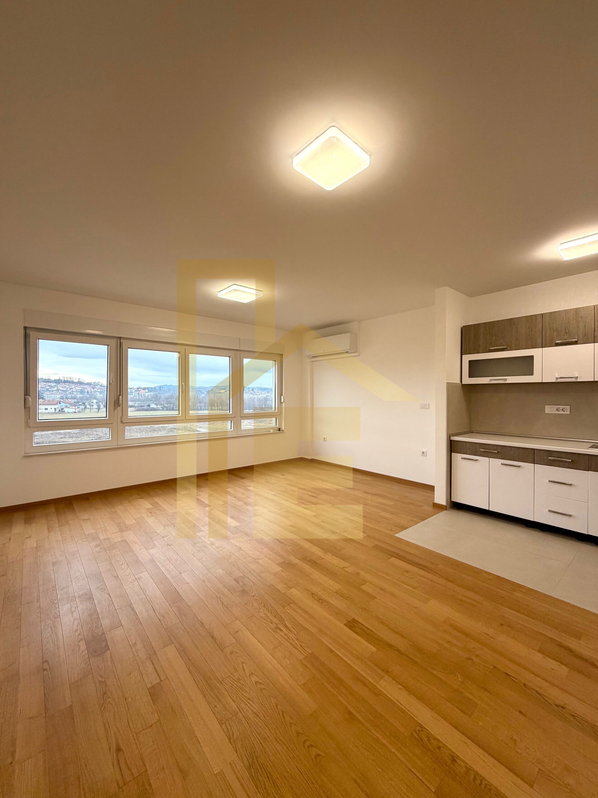 Iznajmljujemo kancelarijski prostor, naselje Lazarevo slika 5