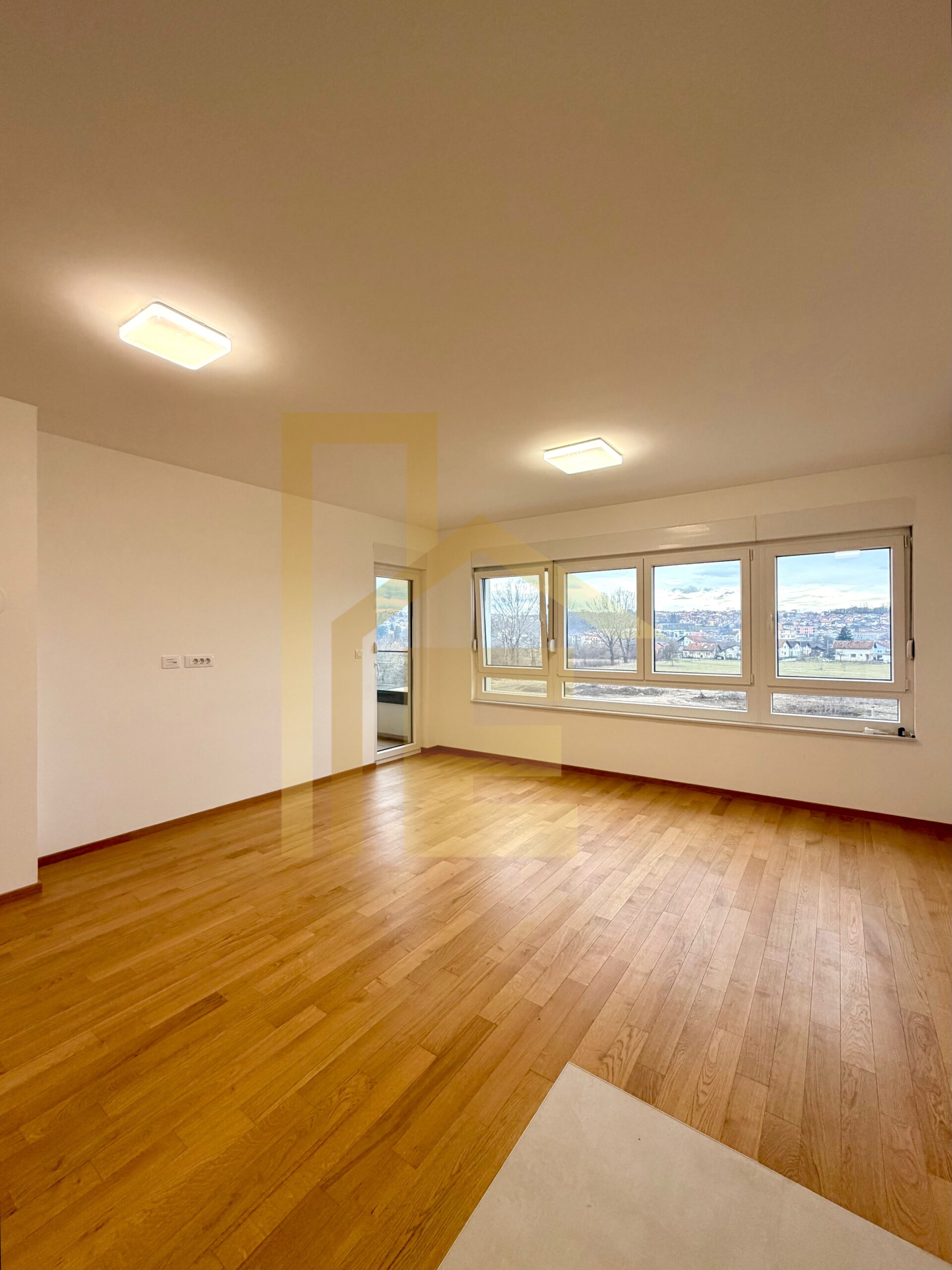 Iznajmljujemo kancelarijski prostor, naselje Lazarevo slika 4