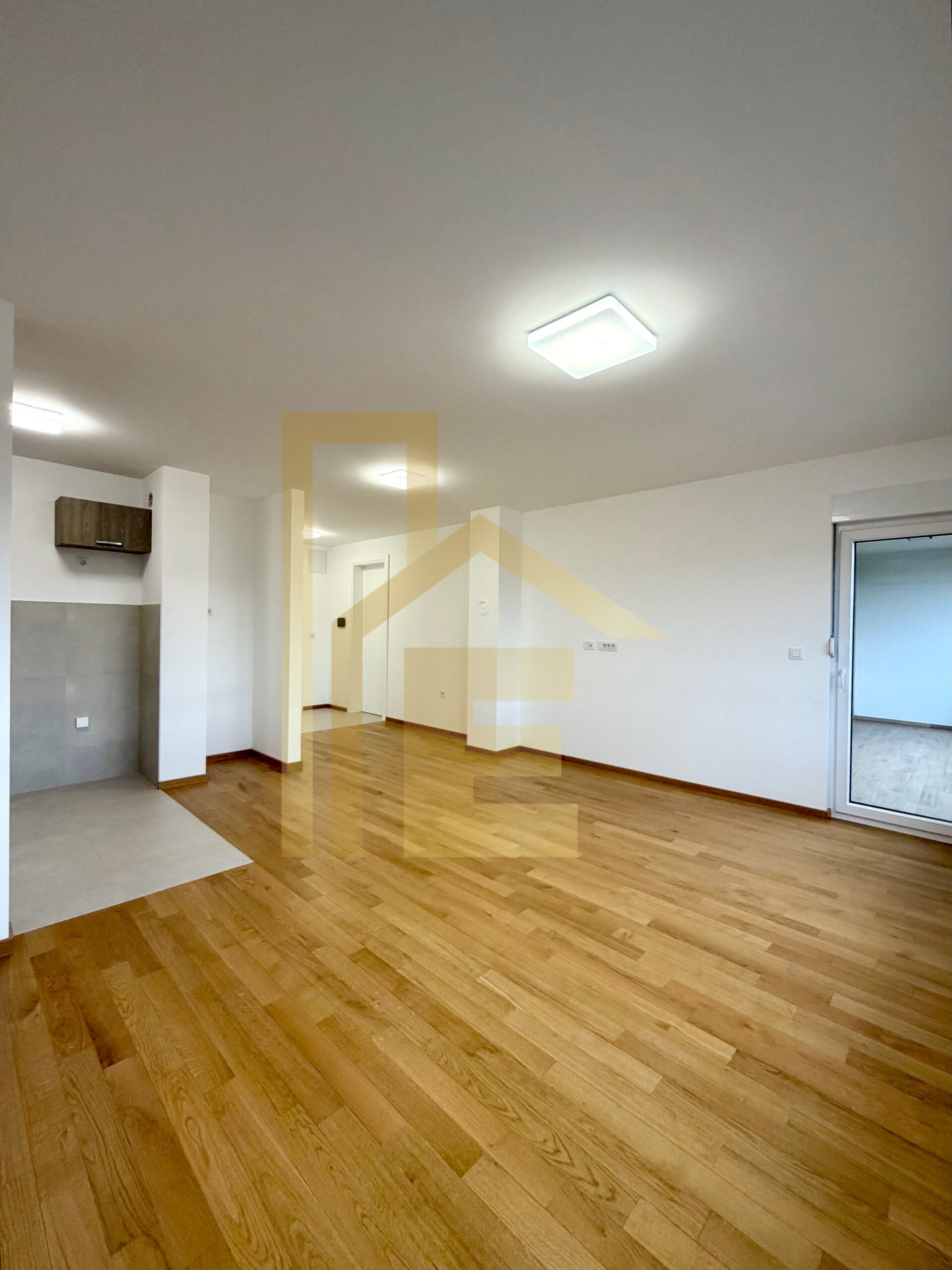 Iznajmljujemo kancelarijski prostor, naselje Lazarevo slika 3