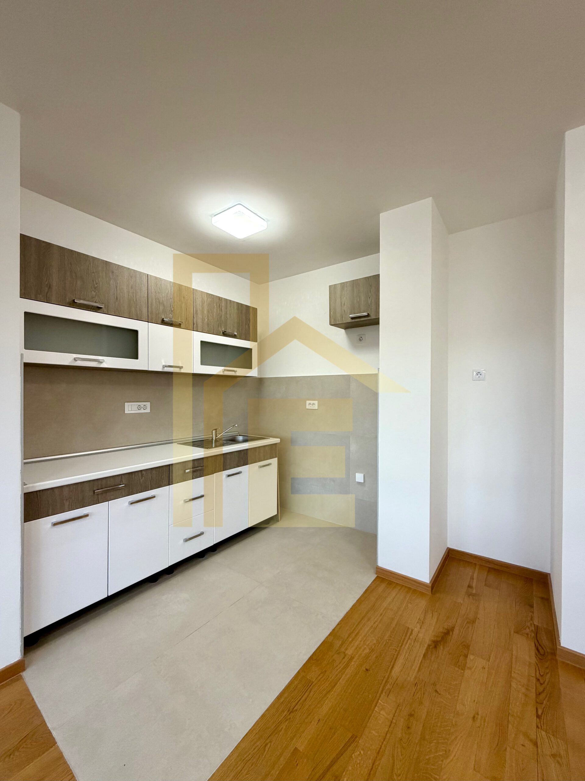 Iznajmljujemo kancelarijski prostor, naselje Lazarevo slika 9