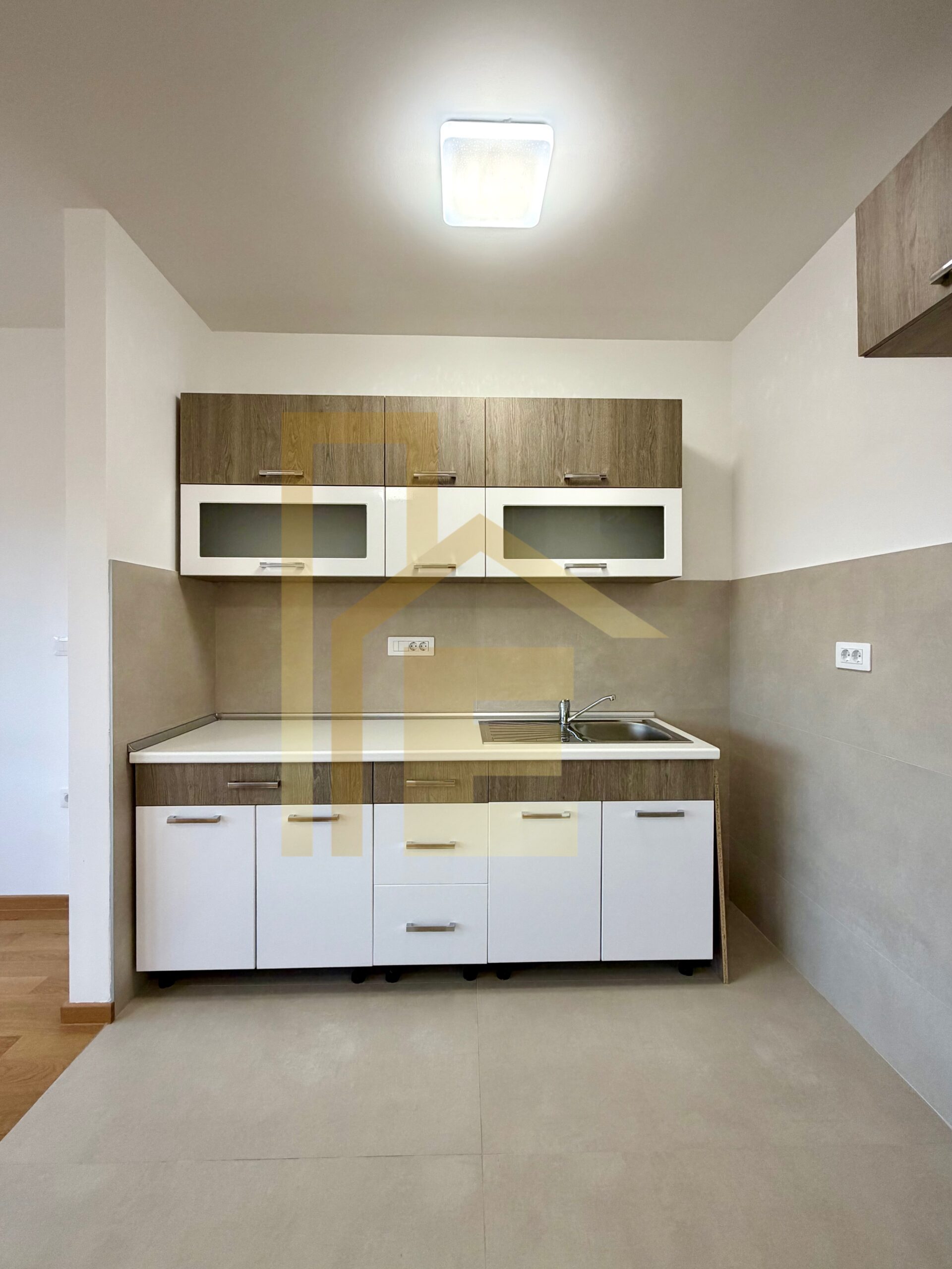 Iznajmljujemo kancelarijski prostor, naselje Lazarevo slika 10