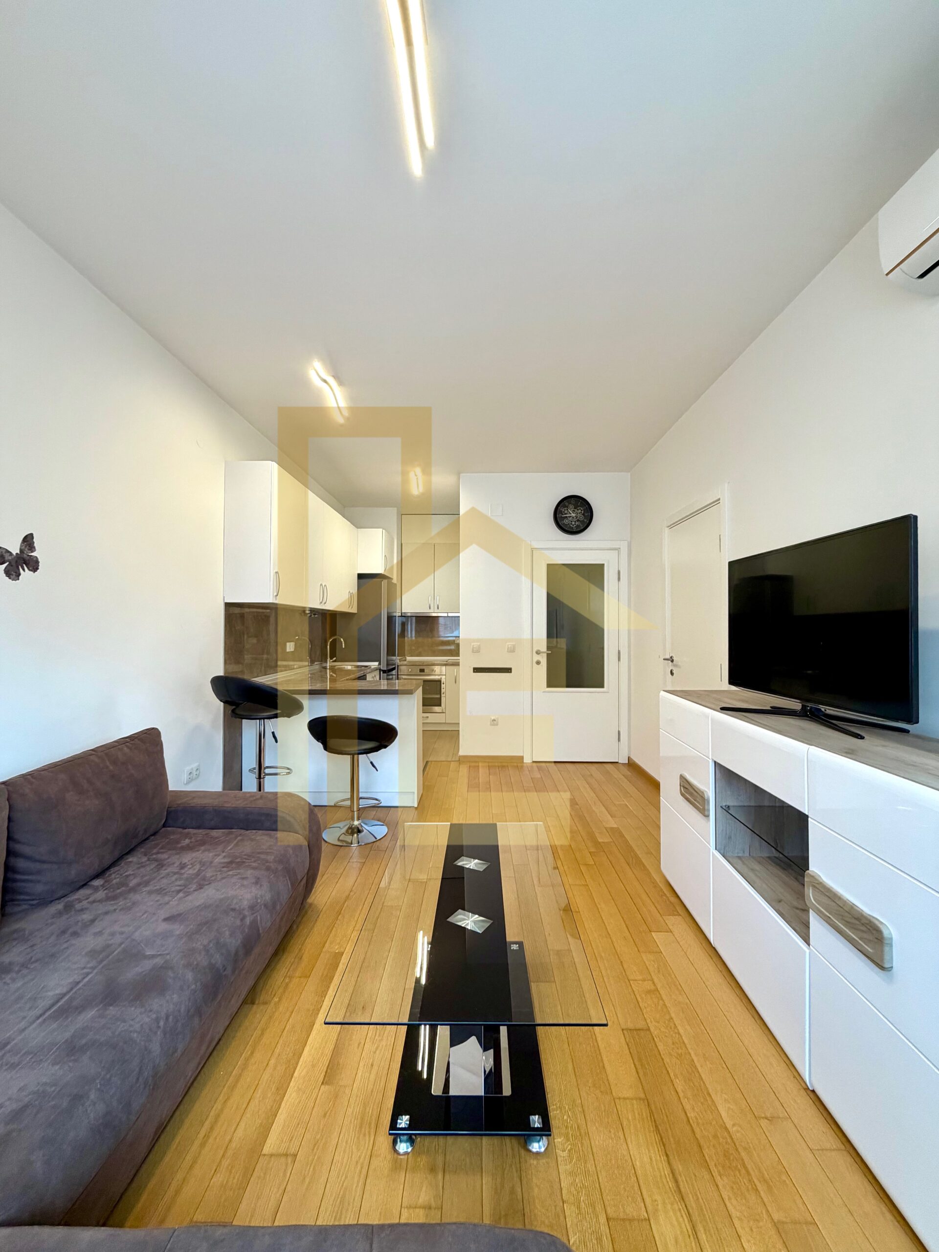 Iznajmljujemo dvosoban stan sa parkingom, Nova Varoš slika 8