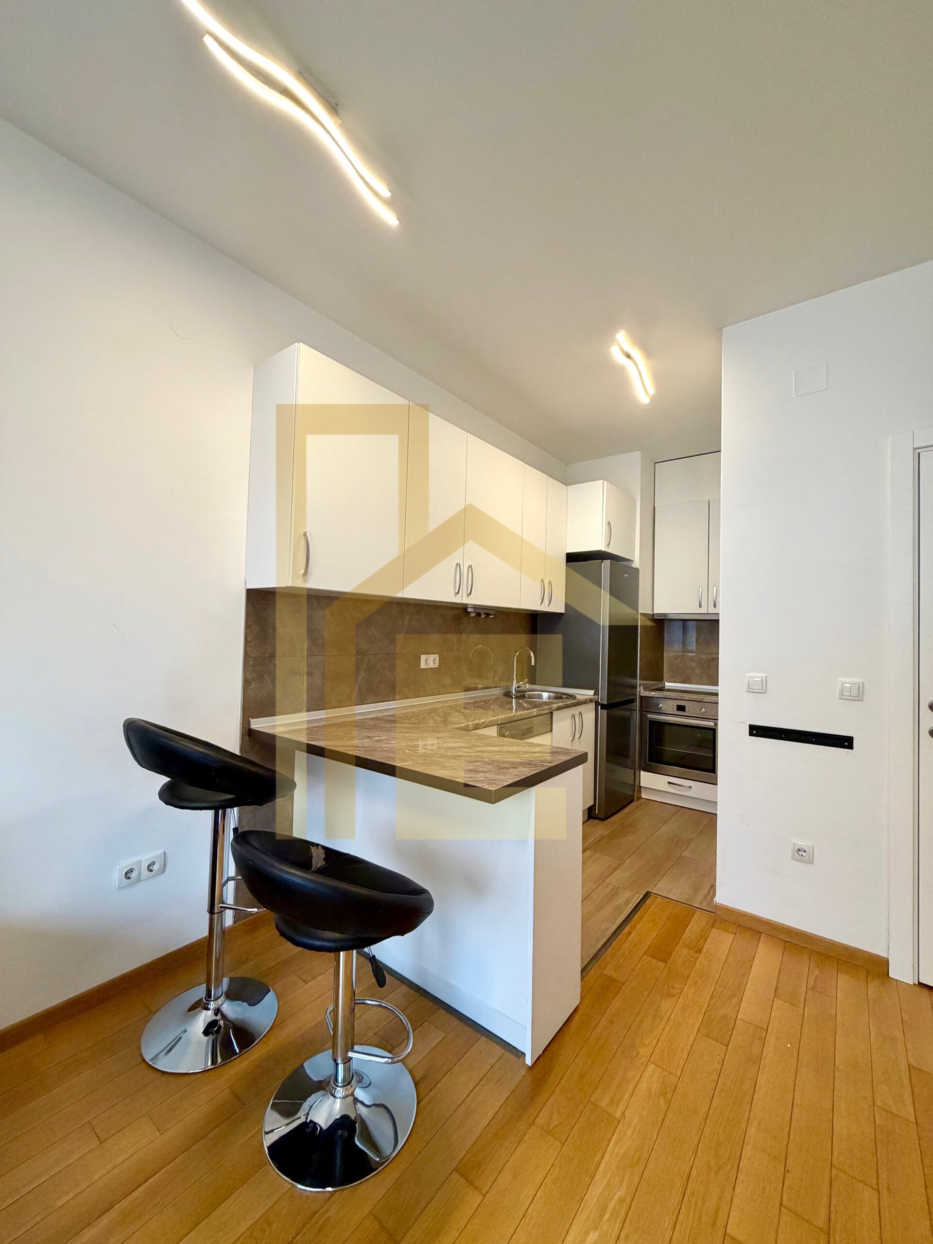 Iznajmljujemo dvosoban stan sa parkingom, Nova Varoš slika 7