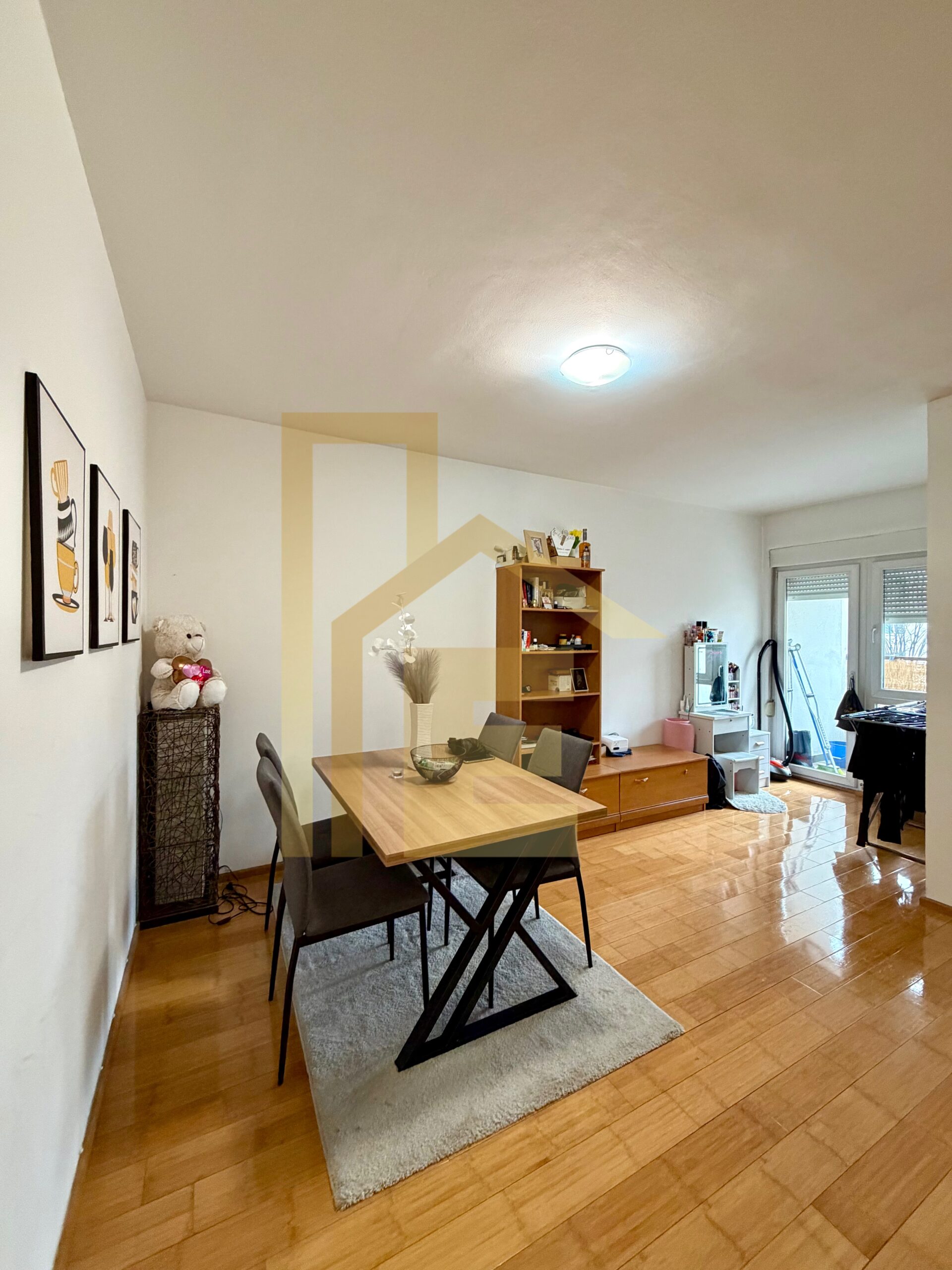 Na prodaju komforan dvosoban stan, podnožje Starčevice slika 3