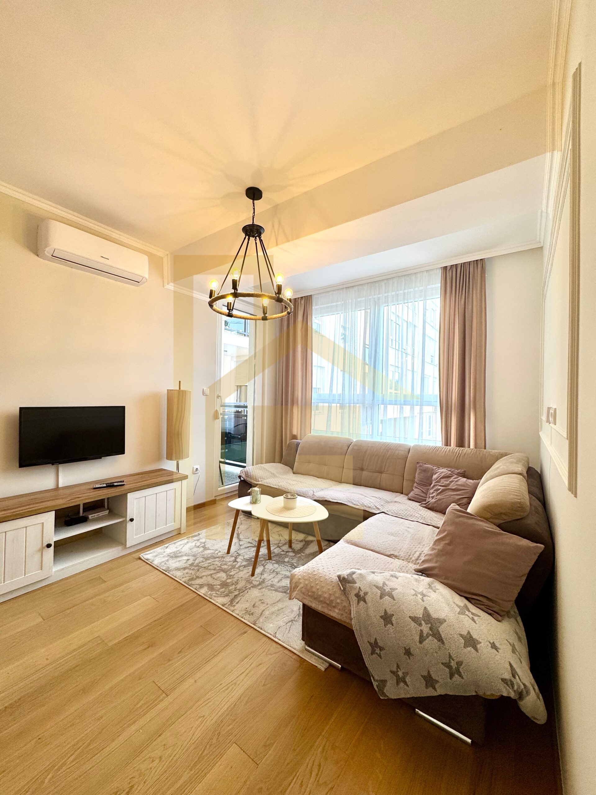 Na prodaju useljiv dvosoban stan, naselje Centar slika 5