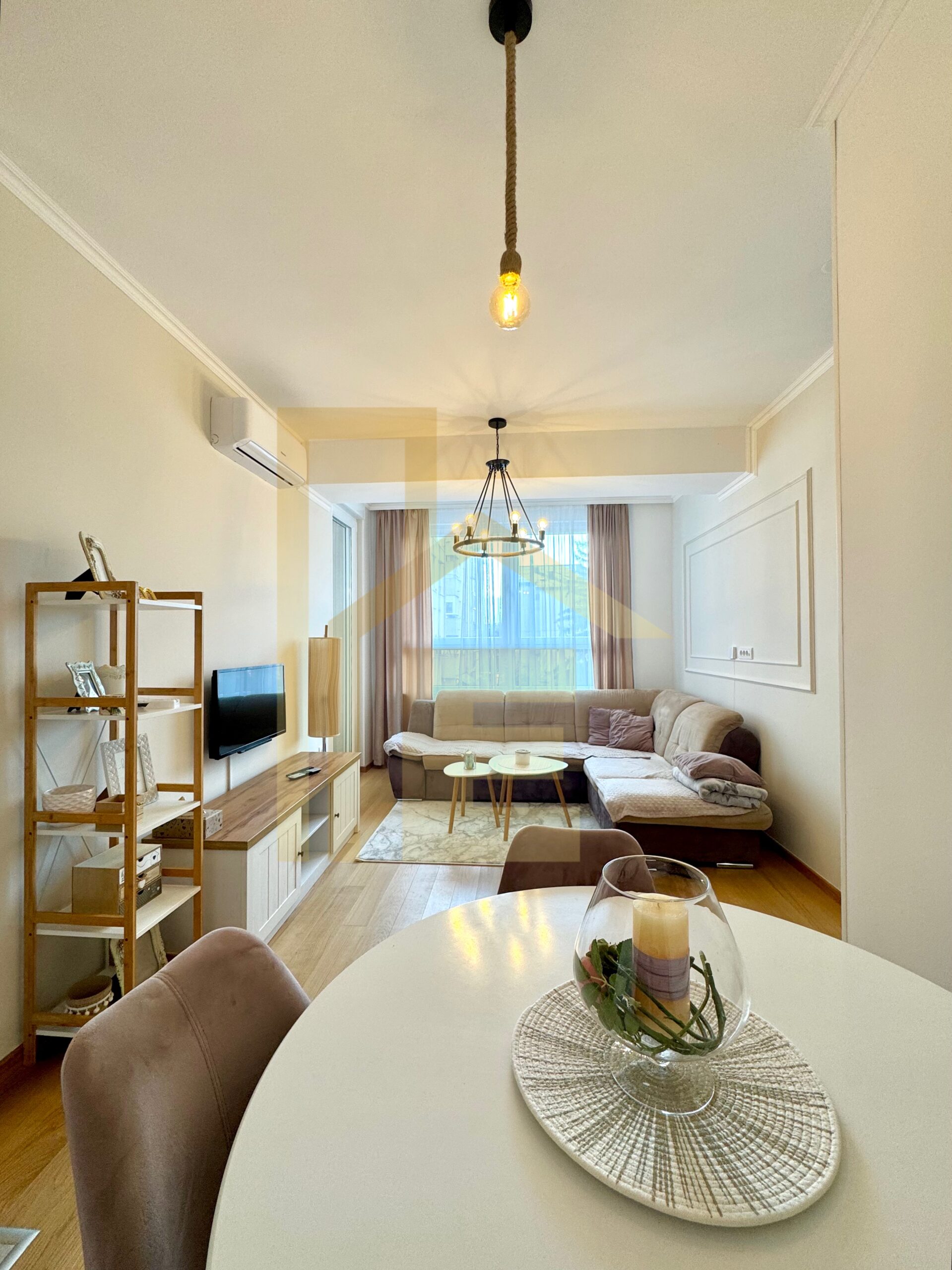 Na prodaju useljiv dvosoban stan, naselje Centar slika 3