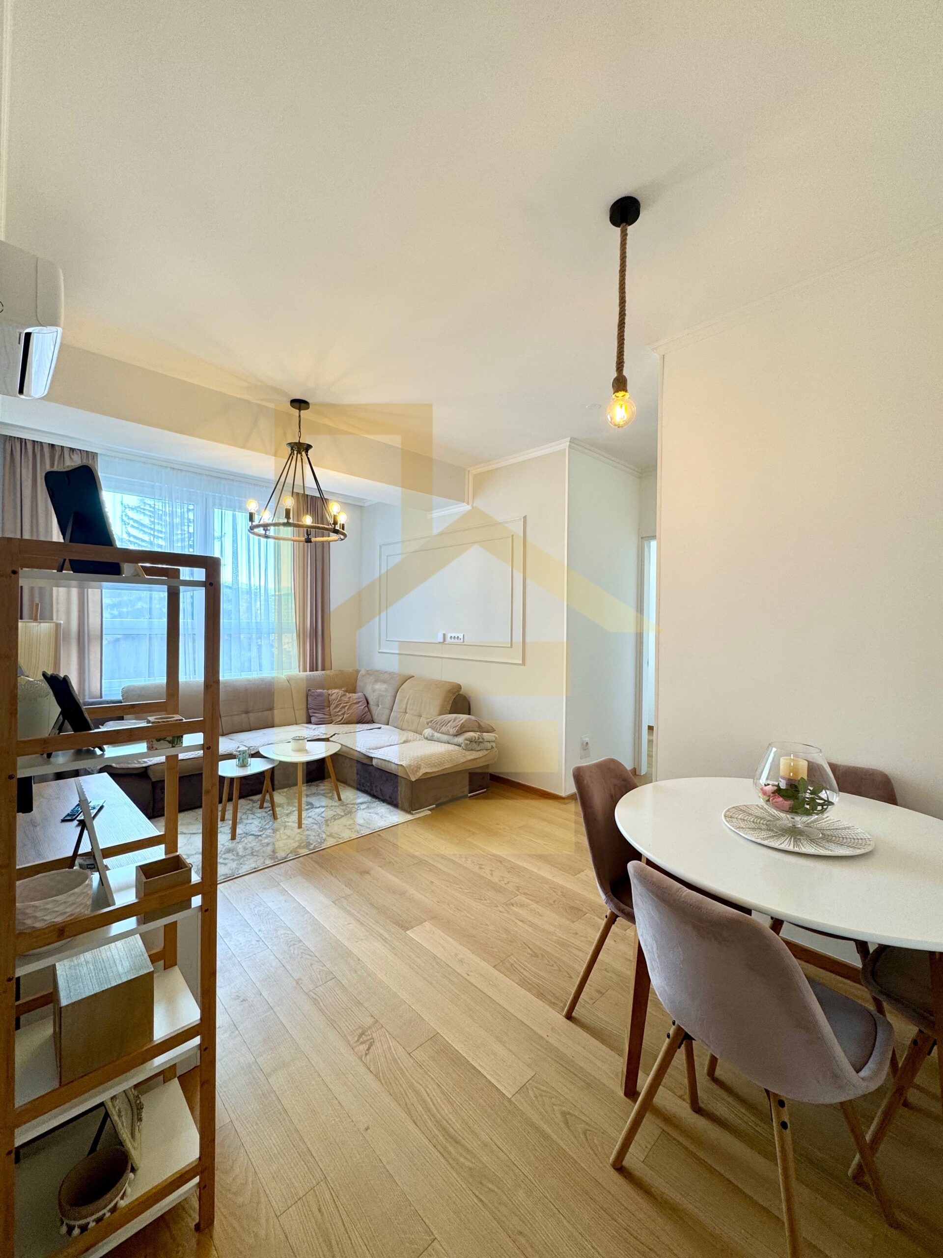 Na prodaju useljiv dvosoban stan, naselje Centar slika 6