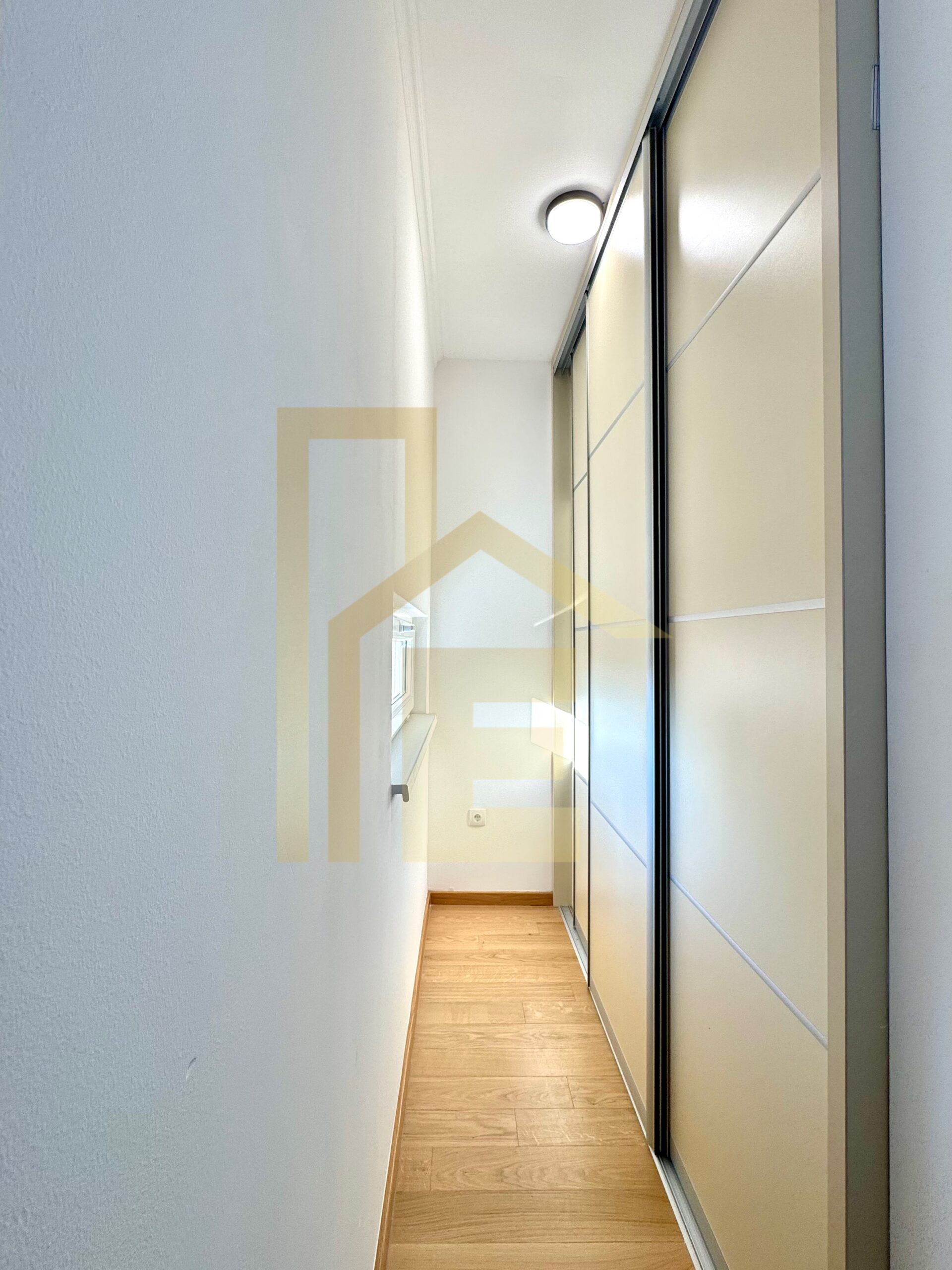 Na prodaju useljiv dvosoban stan, naselje Centar slika 18