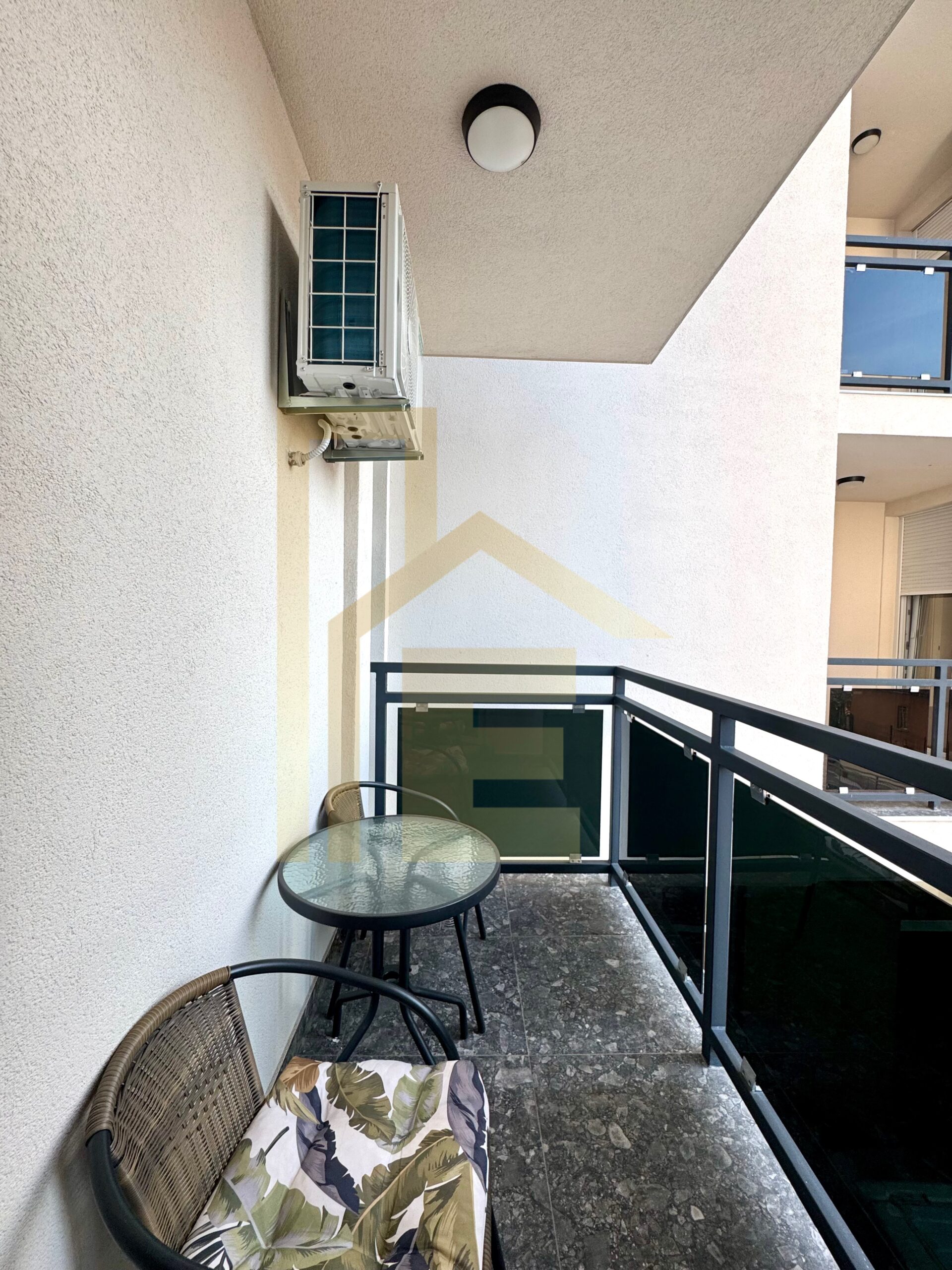 Na prodaju useljiv dvosoban stan, naselje Centar slika 23